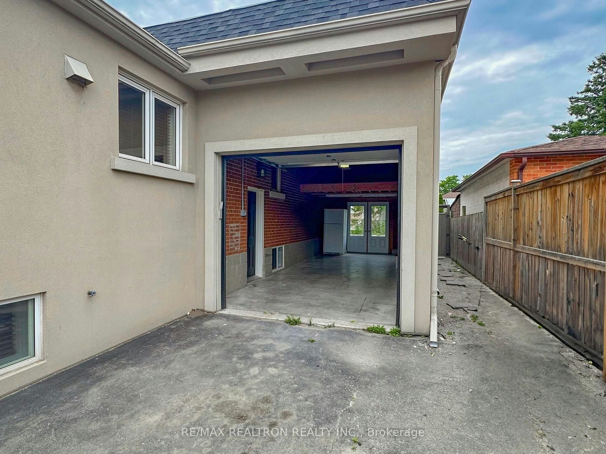 Main Fl-49 Exbury Road, Toronto, ON, M3M 1P9 - 31