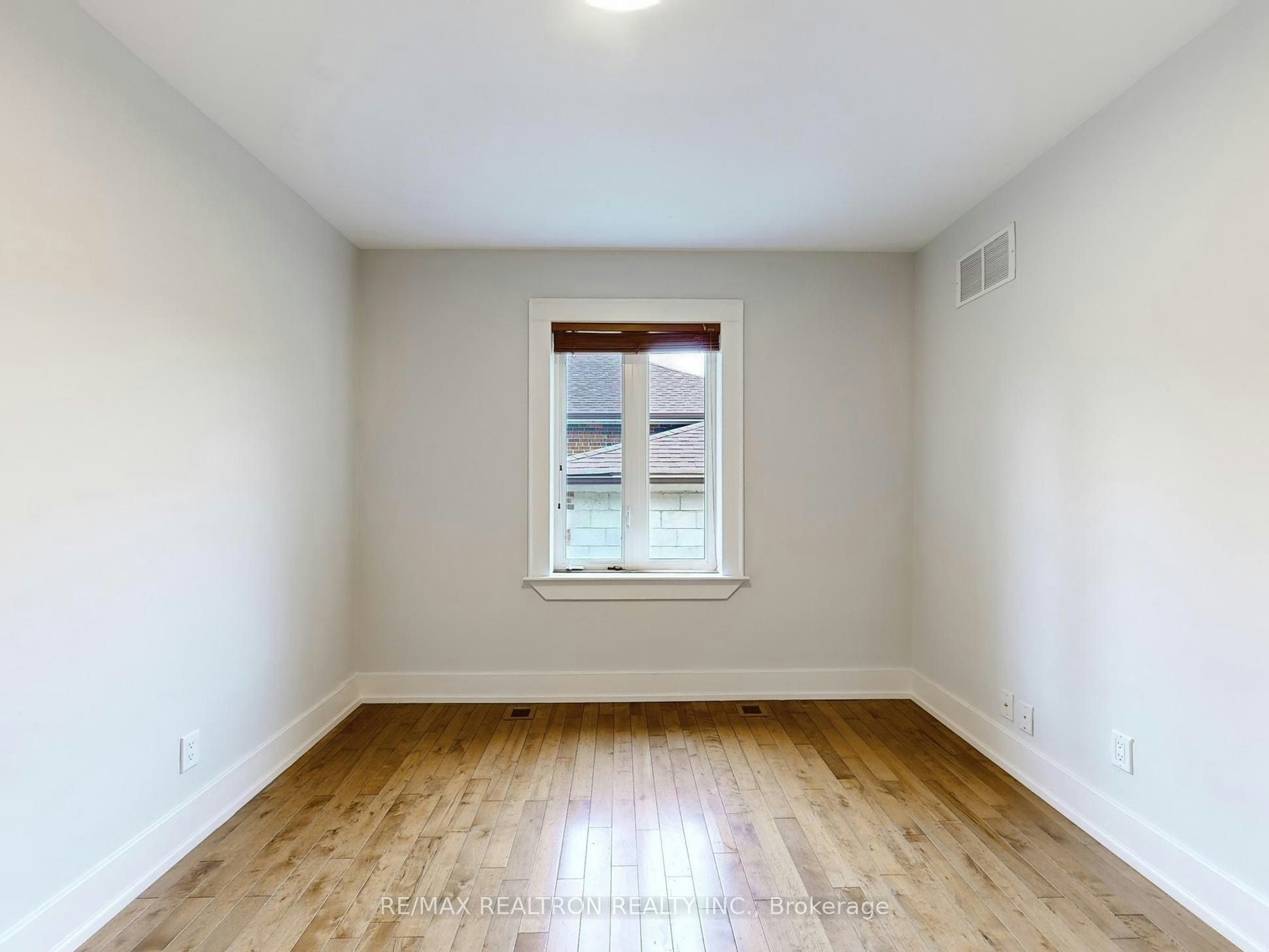 Main Fl-49 Exbury Road, Toronto, ON, M3M 1P9 - 26