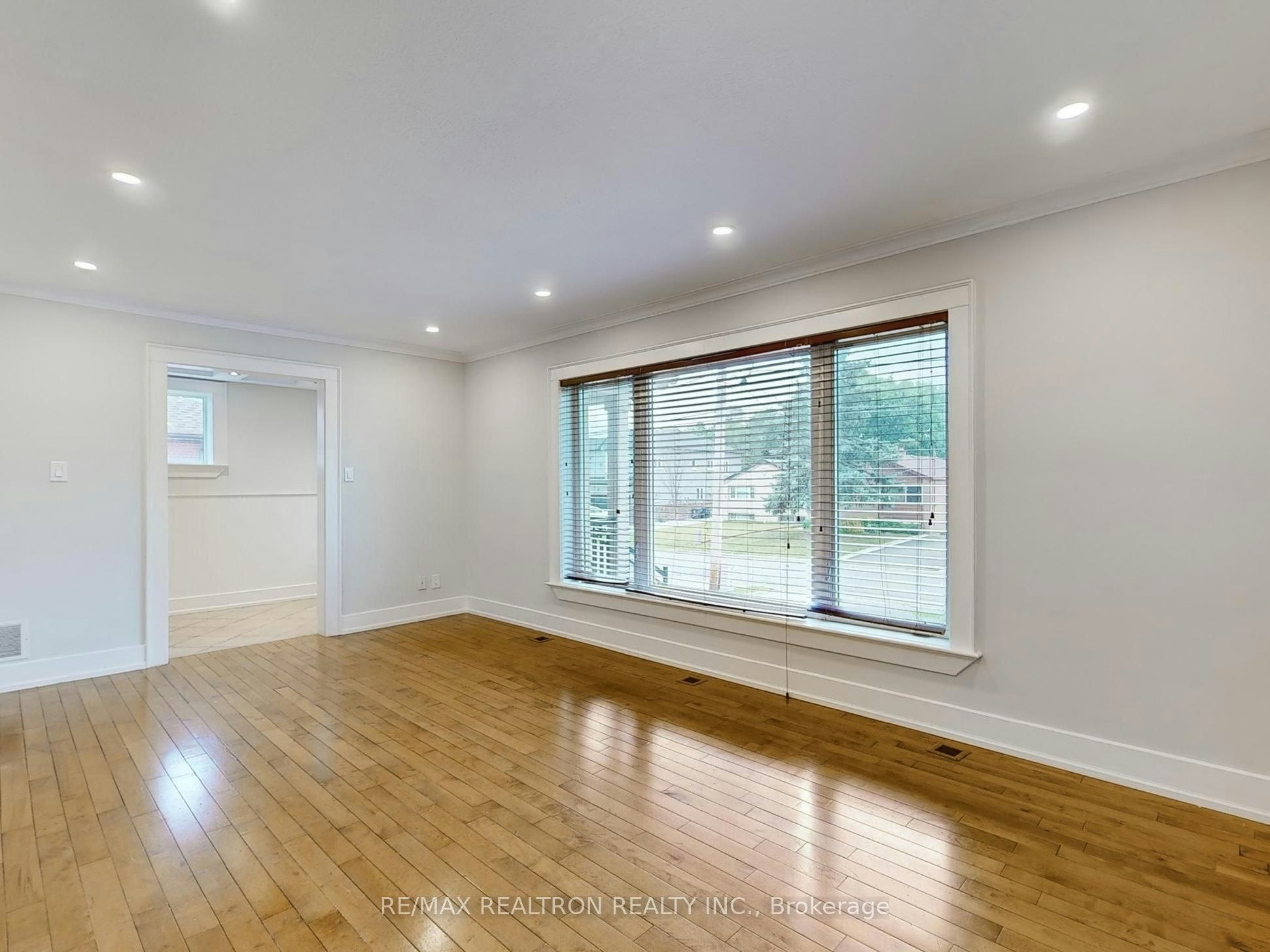 Main Fl-49 Exbury Road, Toronto, ON, M3M 1P9 - 10