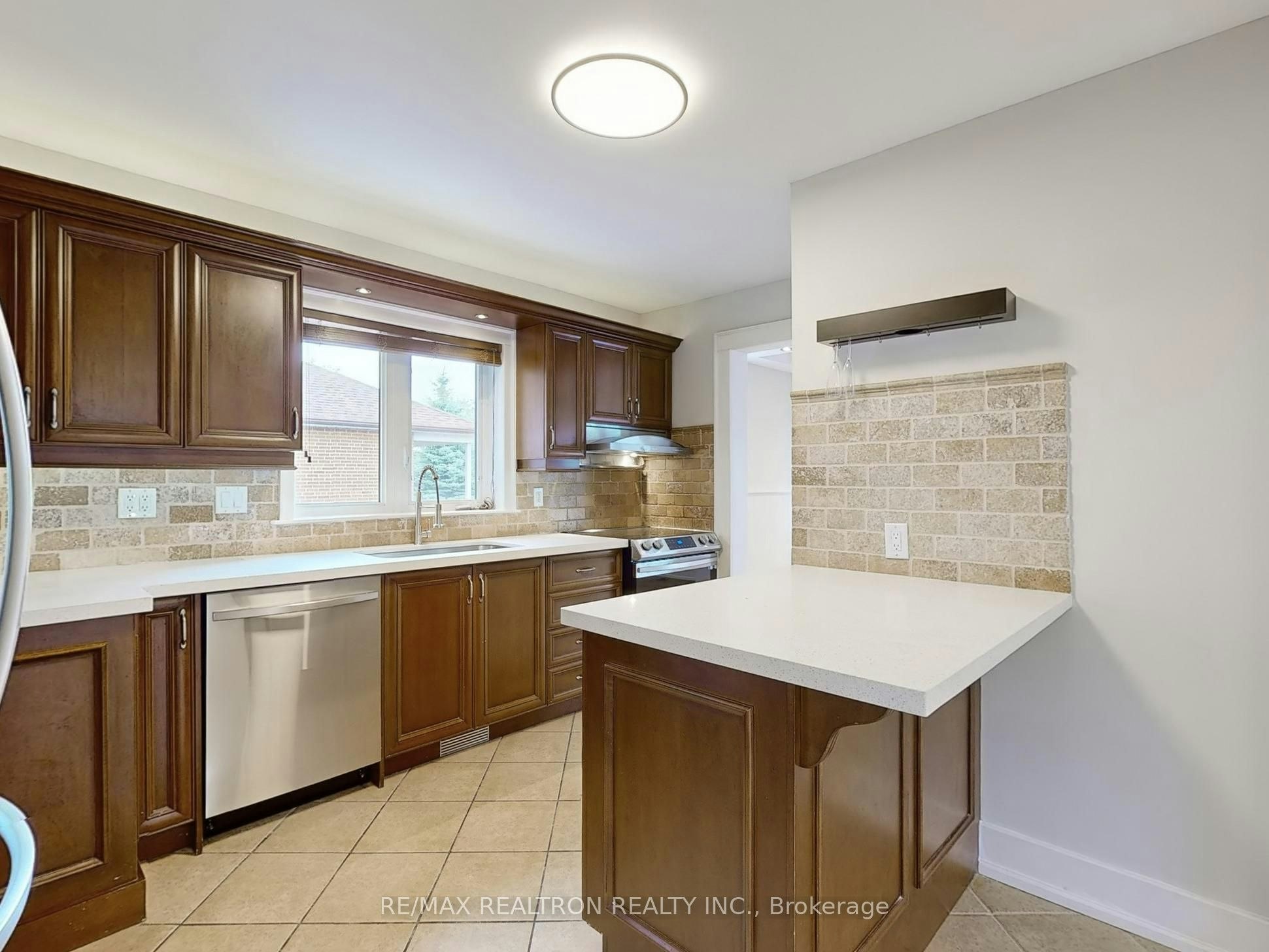 Main Fl-49 Exbury Road, Toronto, ON, M3M 1P9 - 4