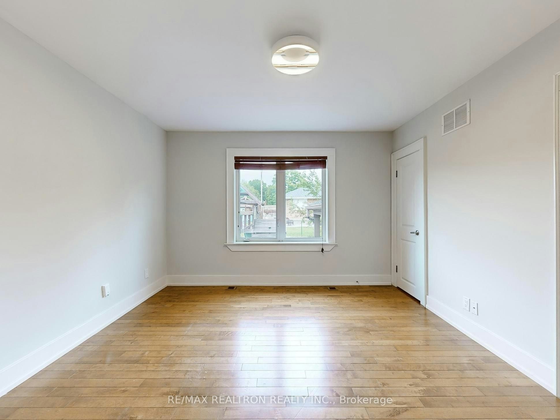 Main Fl-49 Exbury Road, Toronto, ON, M3M 1P9 - 19