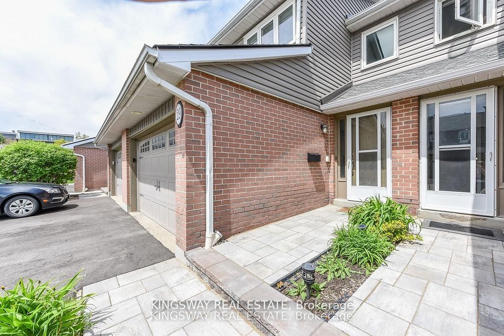 29-3125 Fifth Line E, Mississauga, ON, L5L 3S8