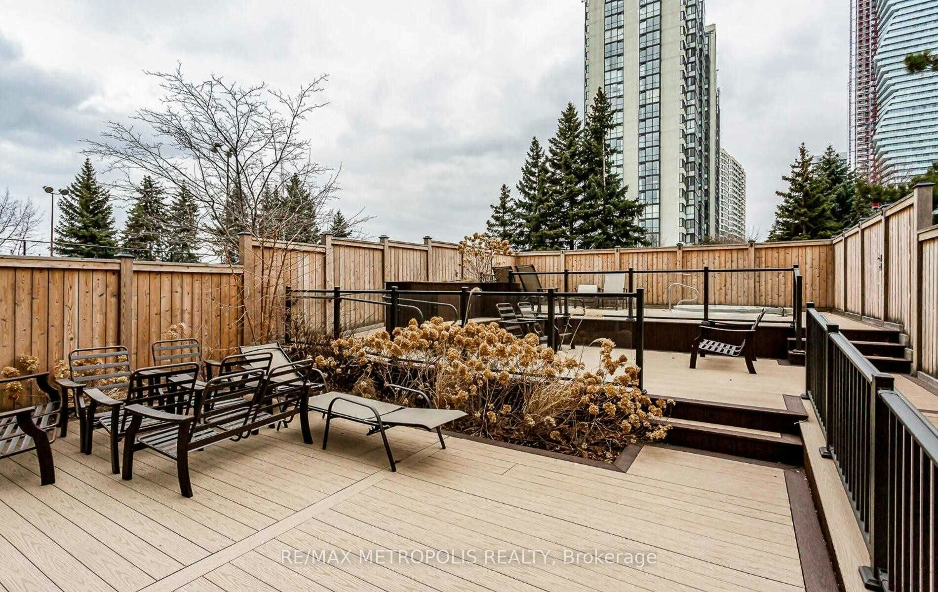 210-300 Webb Drive, Mississauga, ON, L5B 3W3 - 21