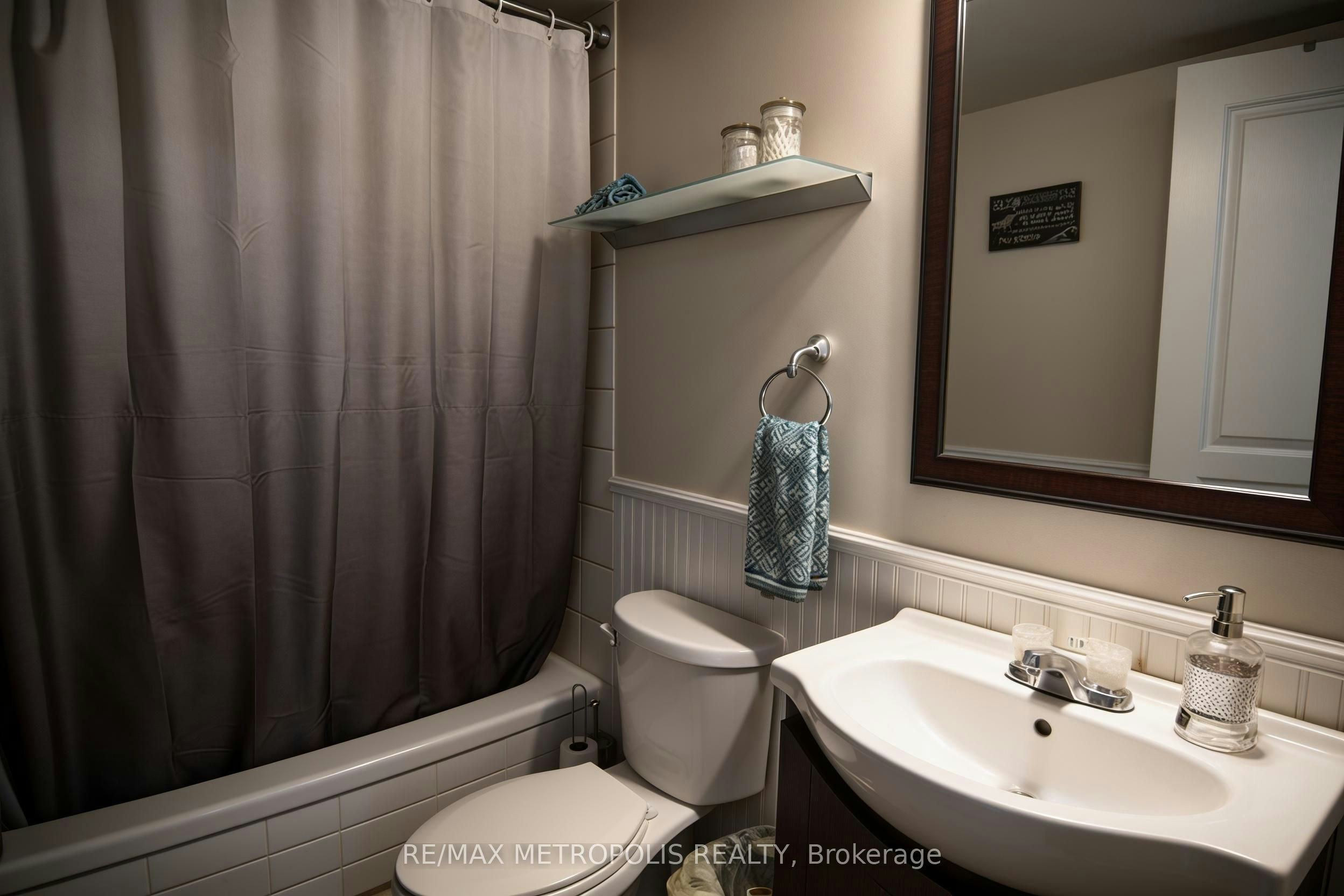 210-300 Webb Drive, Mississauga, ON, L5B 3W3 - 10