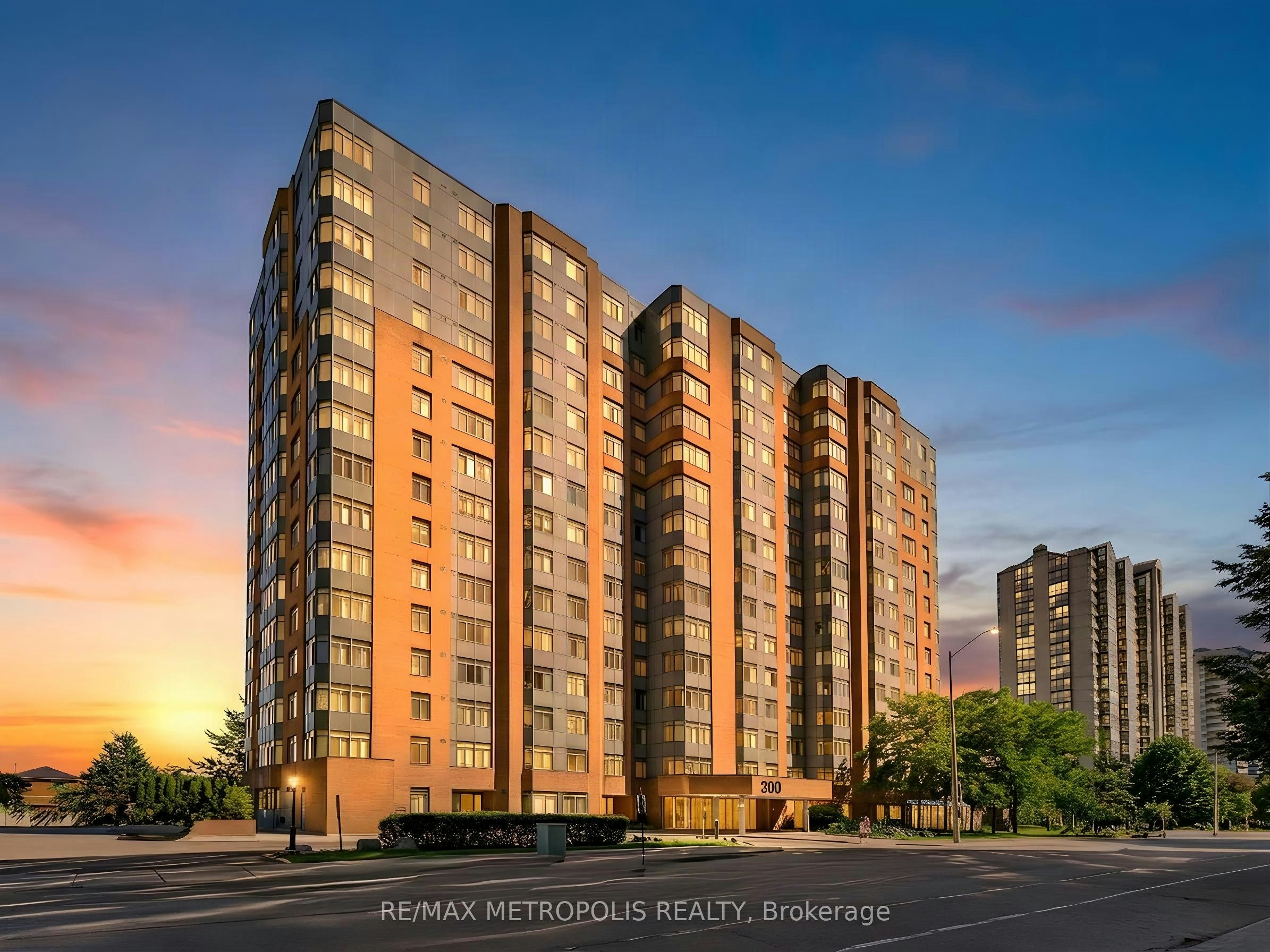 210-300 Webb Drive, Mississauga, ON, L5B 3W3
