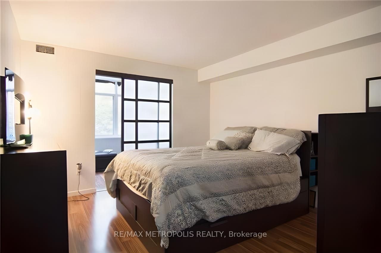 210-300 Webb Drive, Mississauga, ON, L5B 3W3 - 11