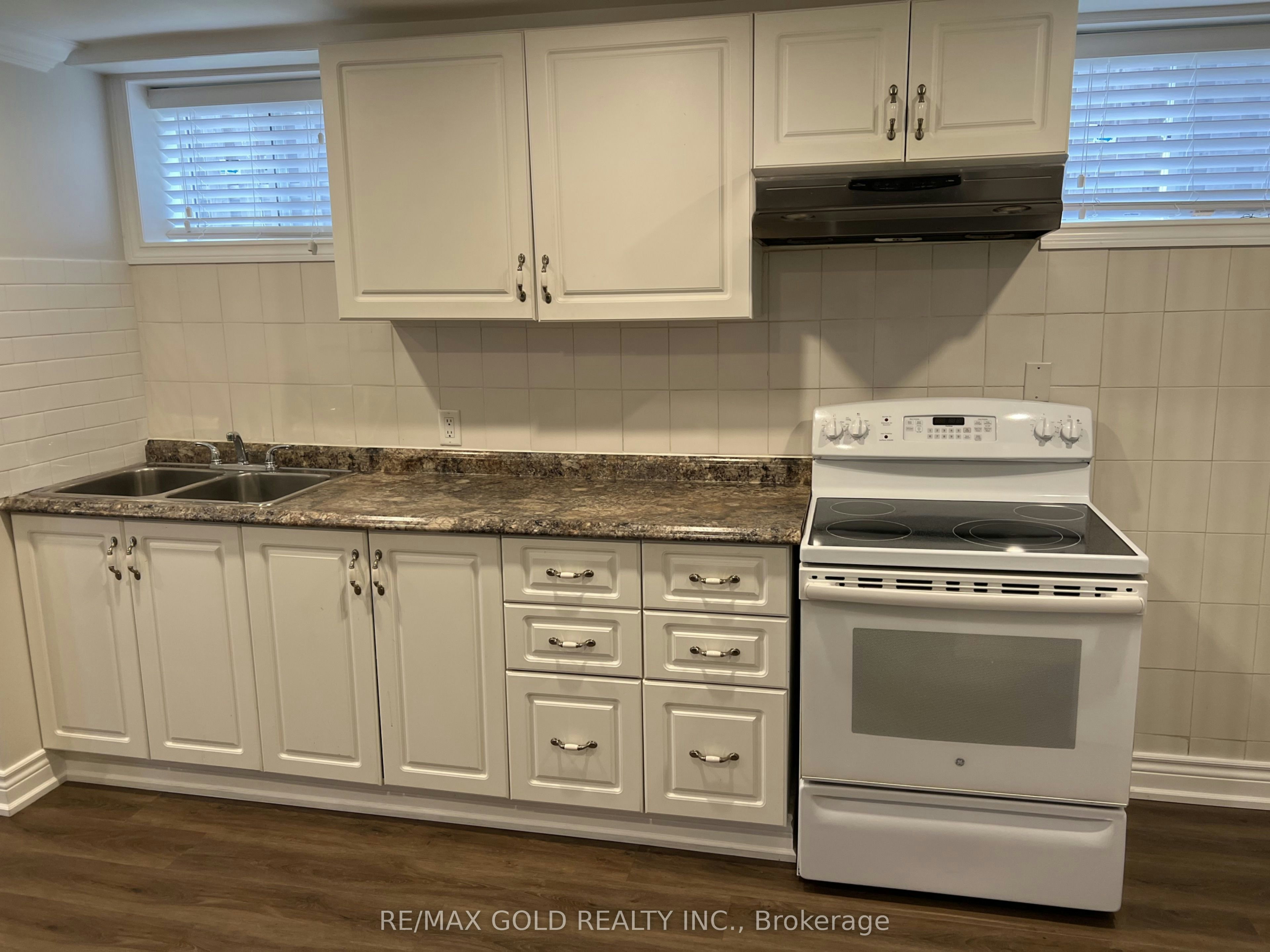 Lower-3125 Lednier Terrace, Mississauga, ON, L4Y 3Z9 - 4