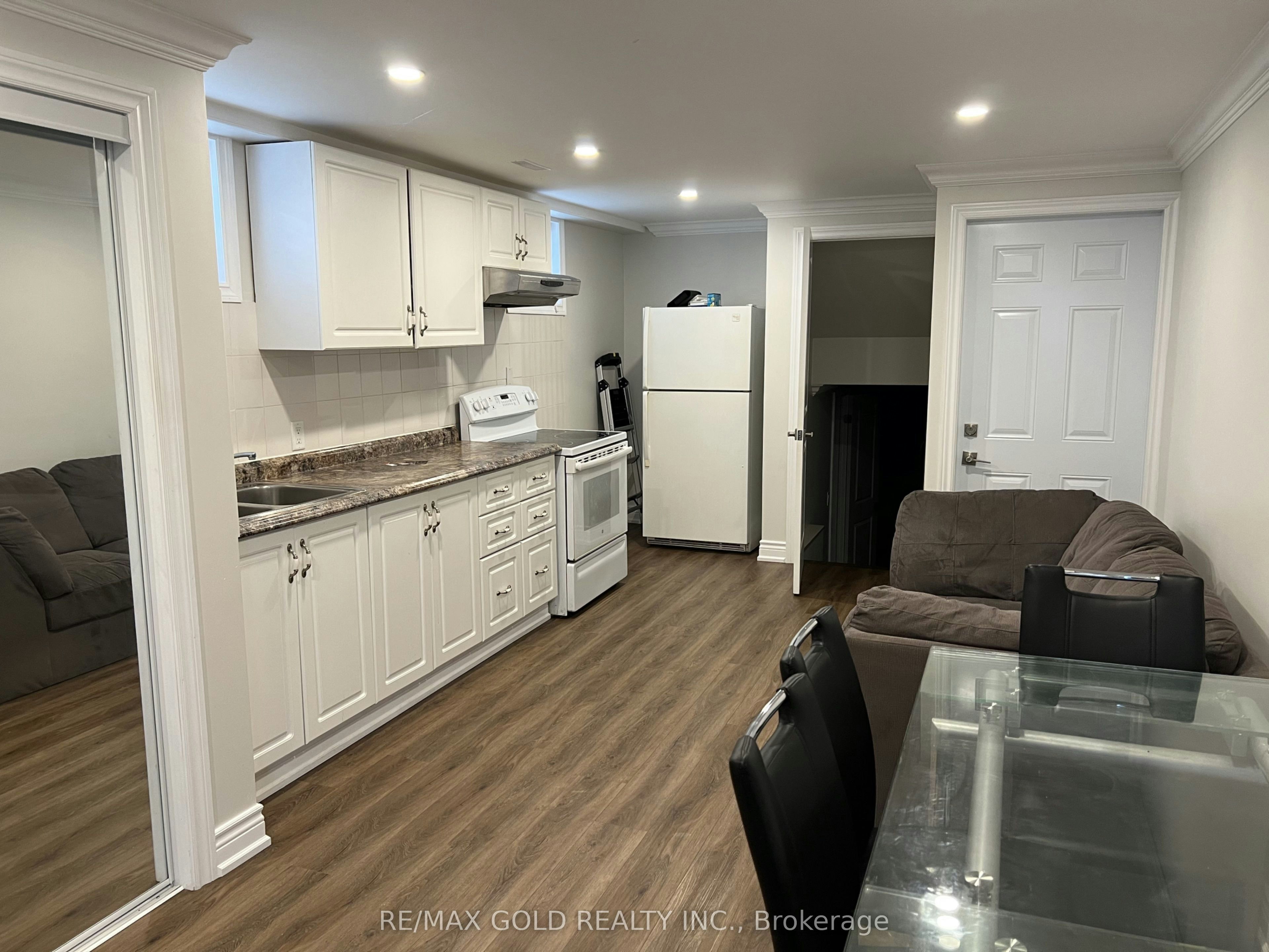 Lower-3125 Lednier Terrace, Mississauga, ON, L4Y 3Z9 - 3