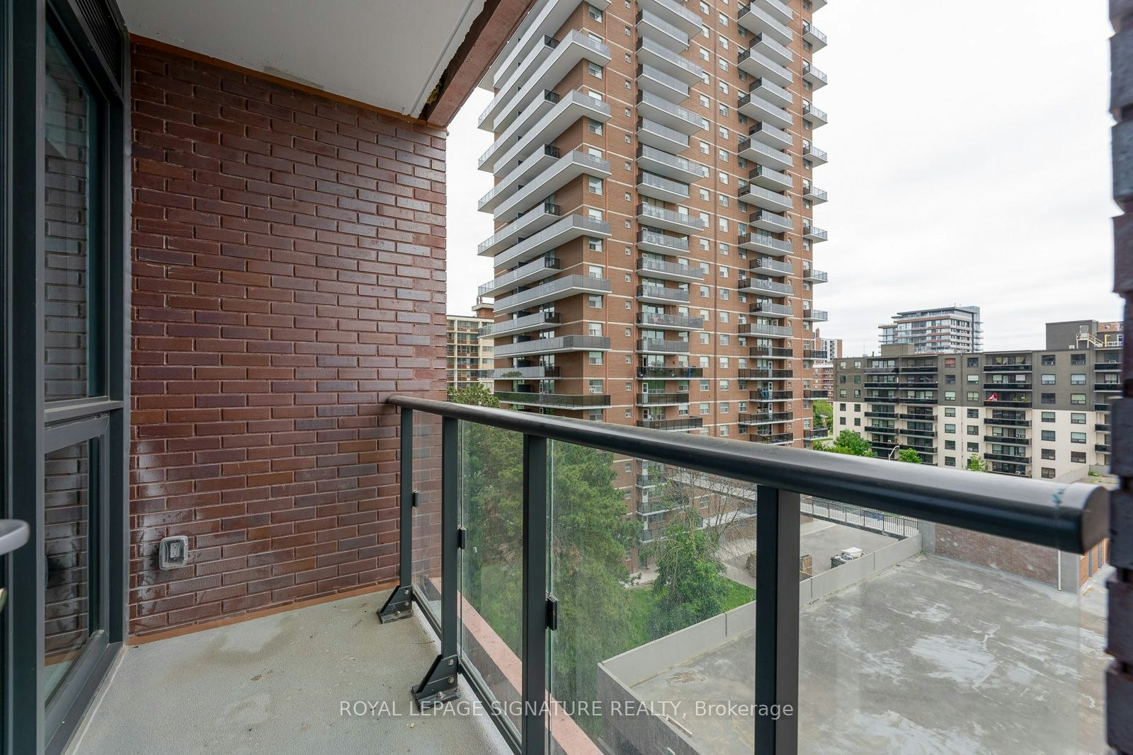 518-28 Ann Street, Mississauga, ON, L5G 3G1 - 2
