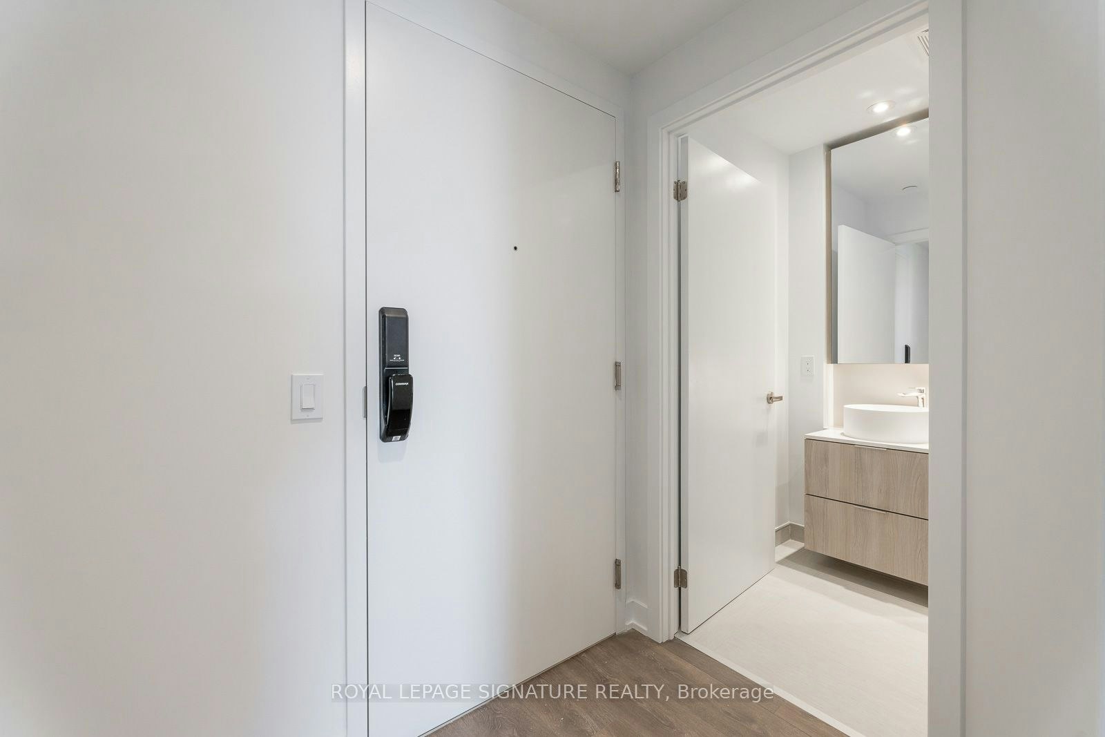 518-28 Ann Street, Mississauga, ON, L5G 3G1 - 3