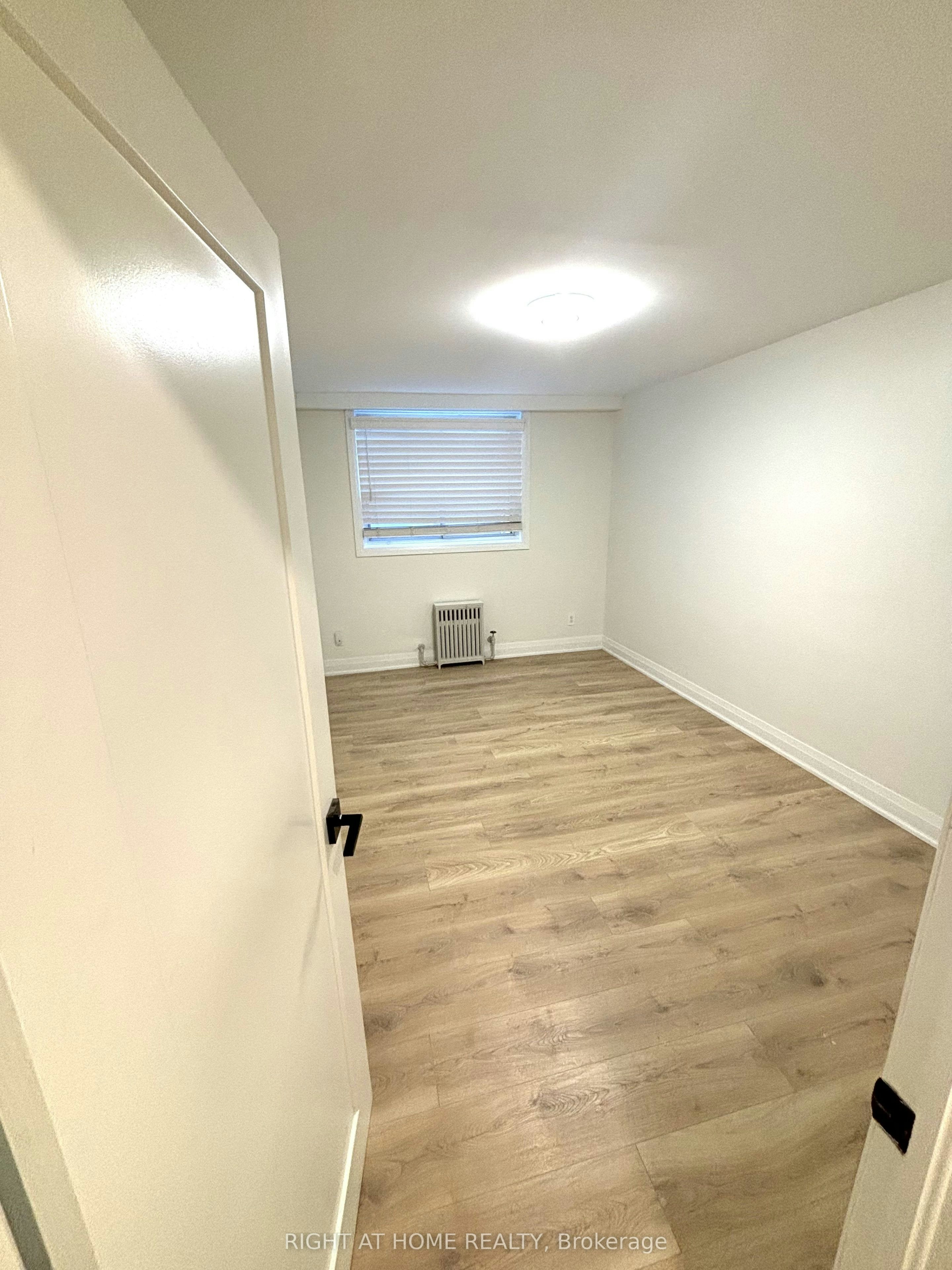 1-31 Wesley Street, Toronto, ON, M8Y 2W5 - 5