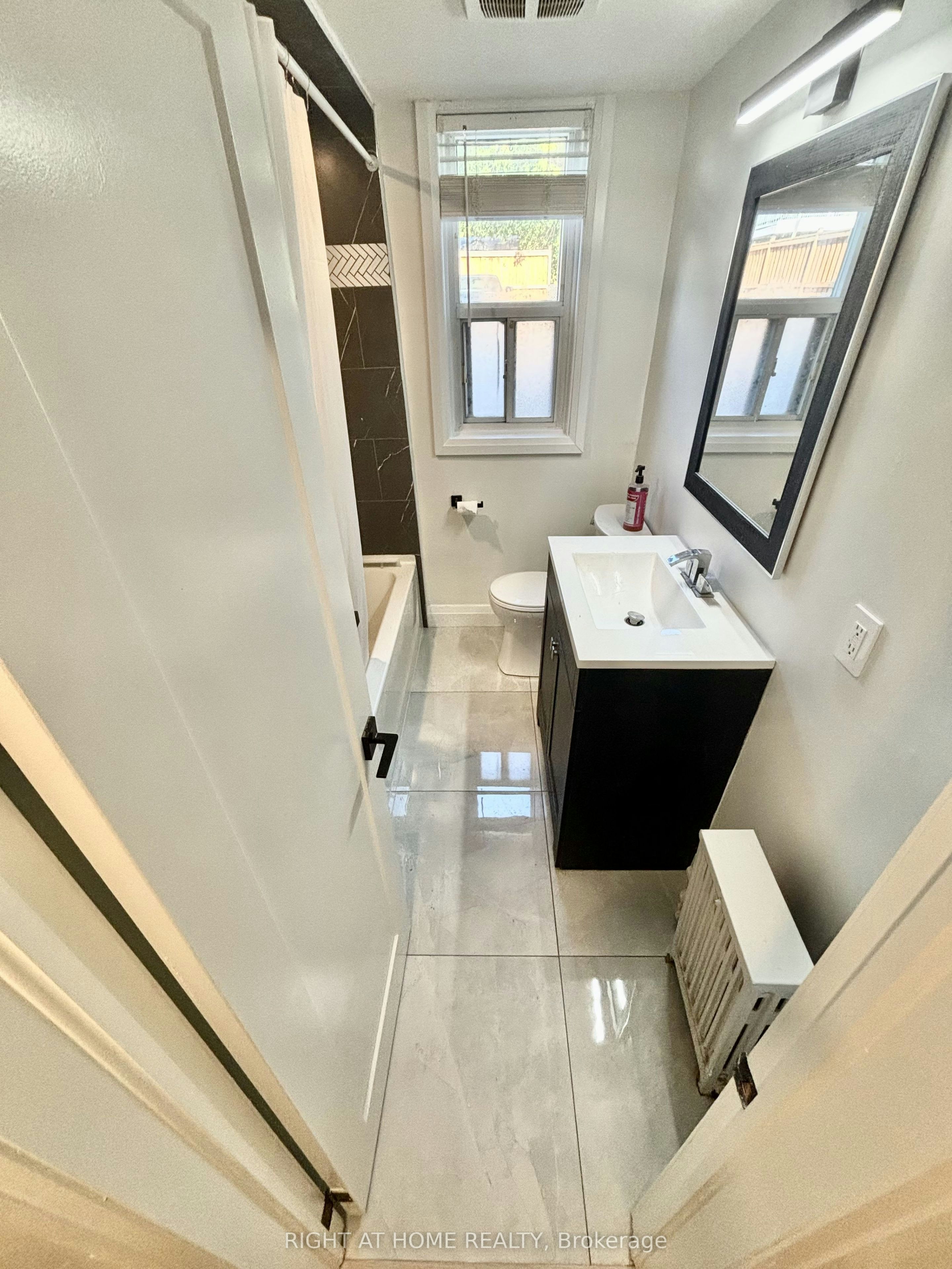 1-31 Wesley Street, Toronto, ON, M8Y 2W5 - 7