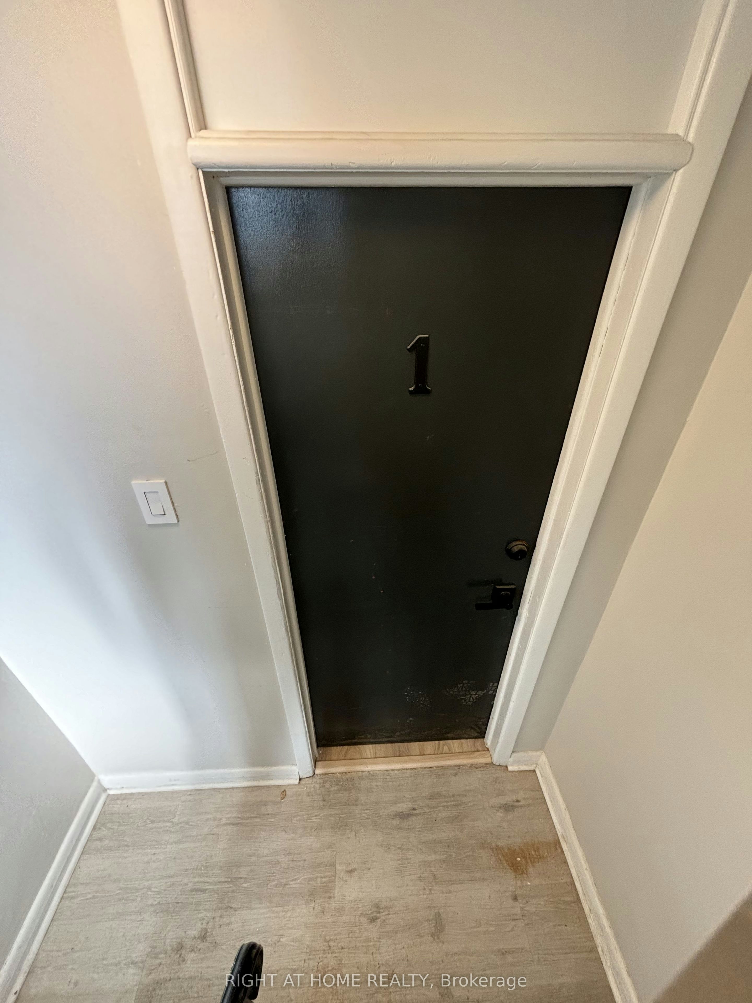 1-31 Wesley Street, Toronto, ON, M8Y 2W5 - 14