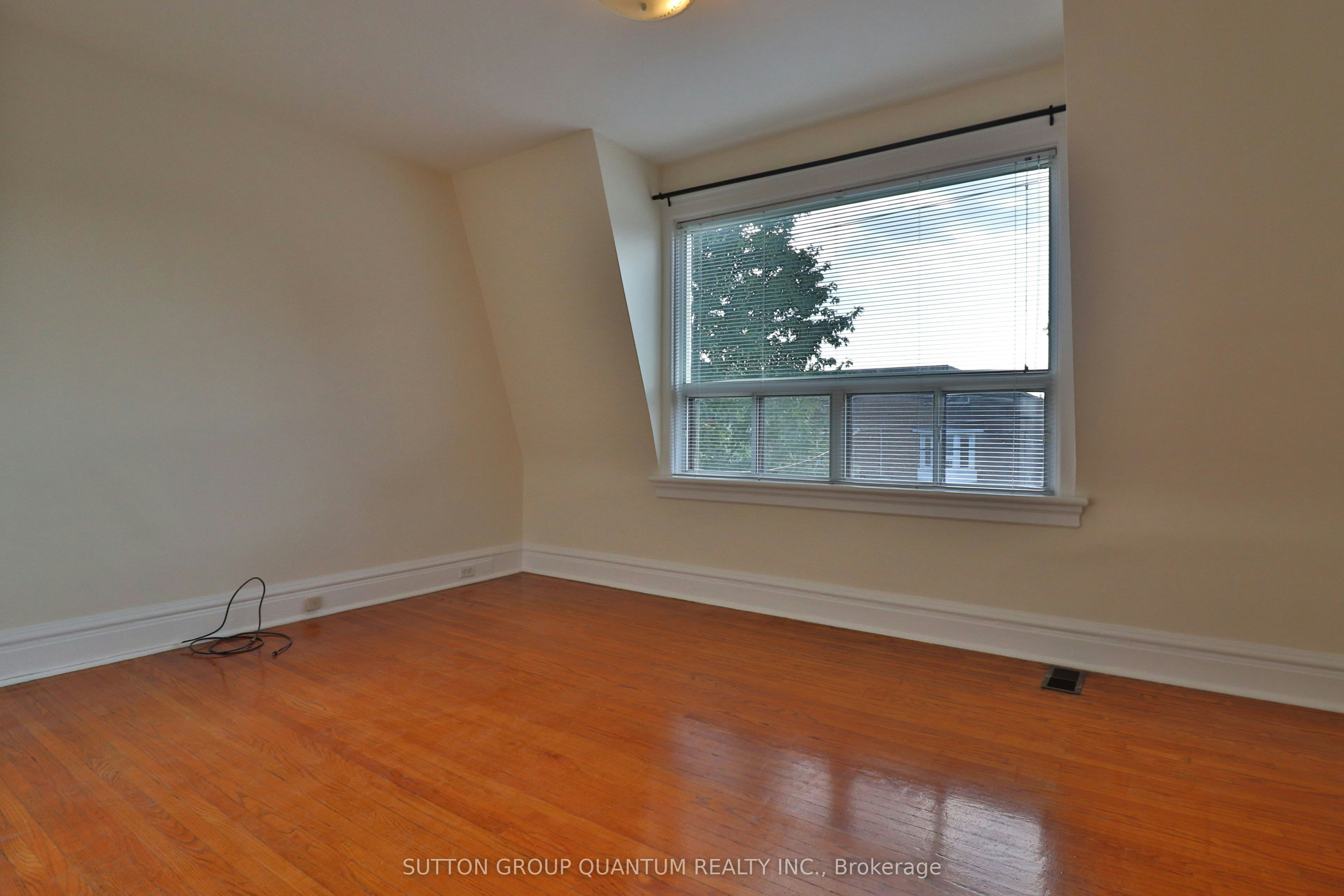 2ND FLR-881 Lansdowne Avenue, Toronto, ON, M6H 3Z2 - 2