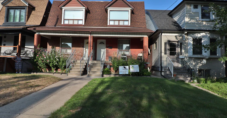 2ND FLR-881 Lansdowne Avenue, Toronto, ON, M6H 3Z2