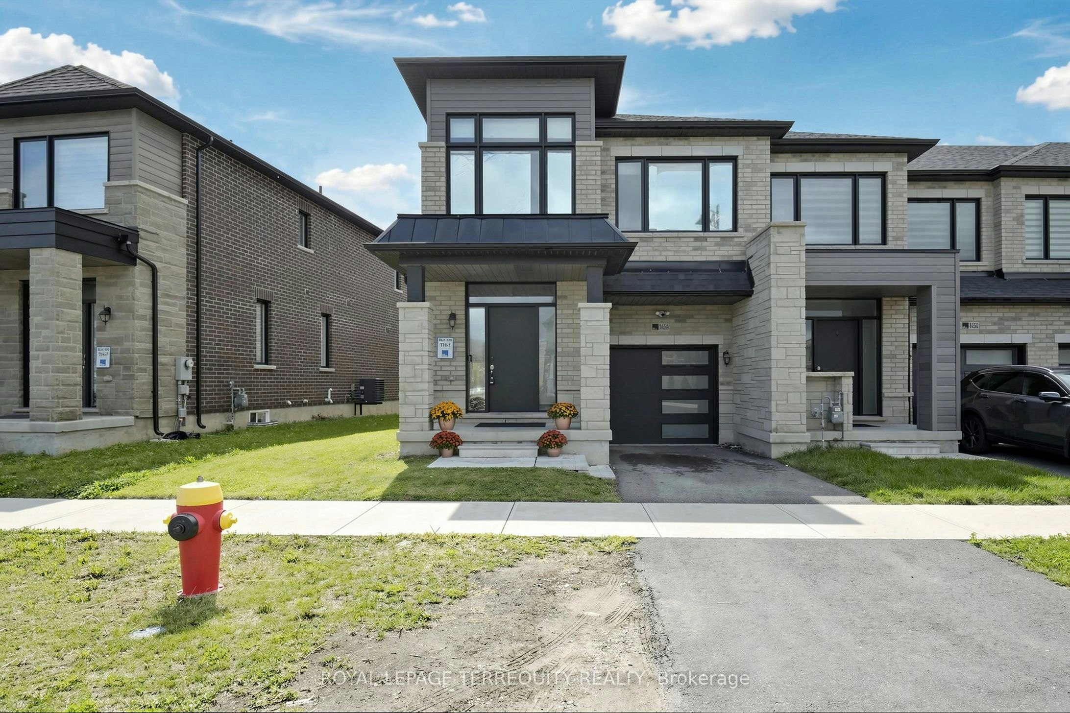 1456 Rose Way, Milton, ON, L9T 7E7