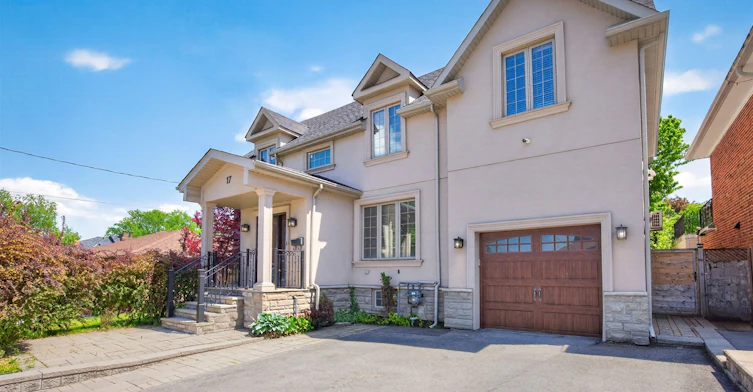 17 Lockheed Boulevard, Toronto, ON, M9P 2H5