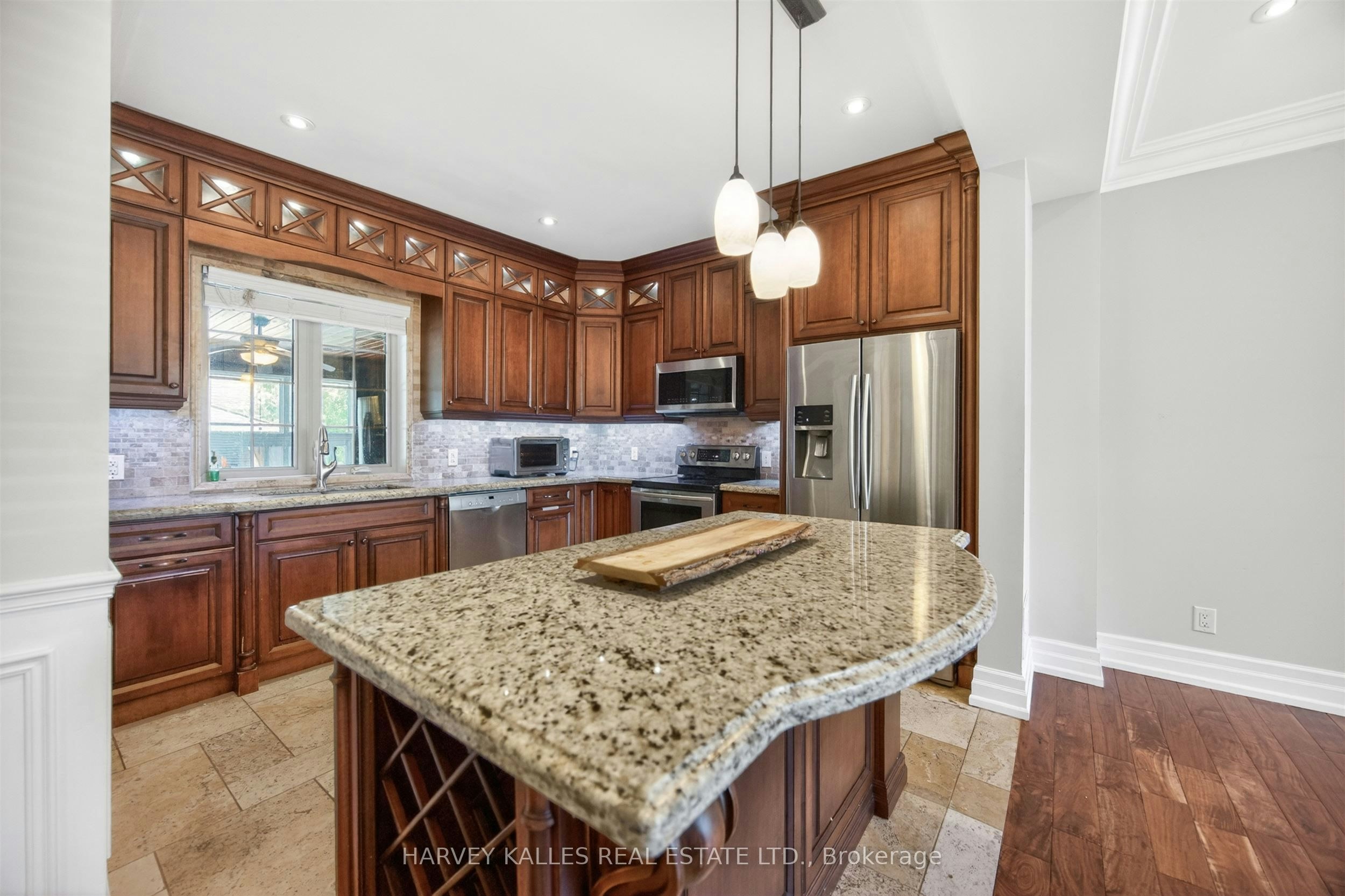 17 Lockheed Boulevard, Toronto, ON, M9P 2H5 - 10