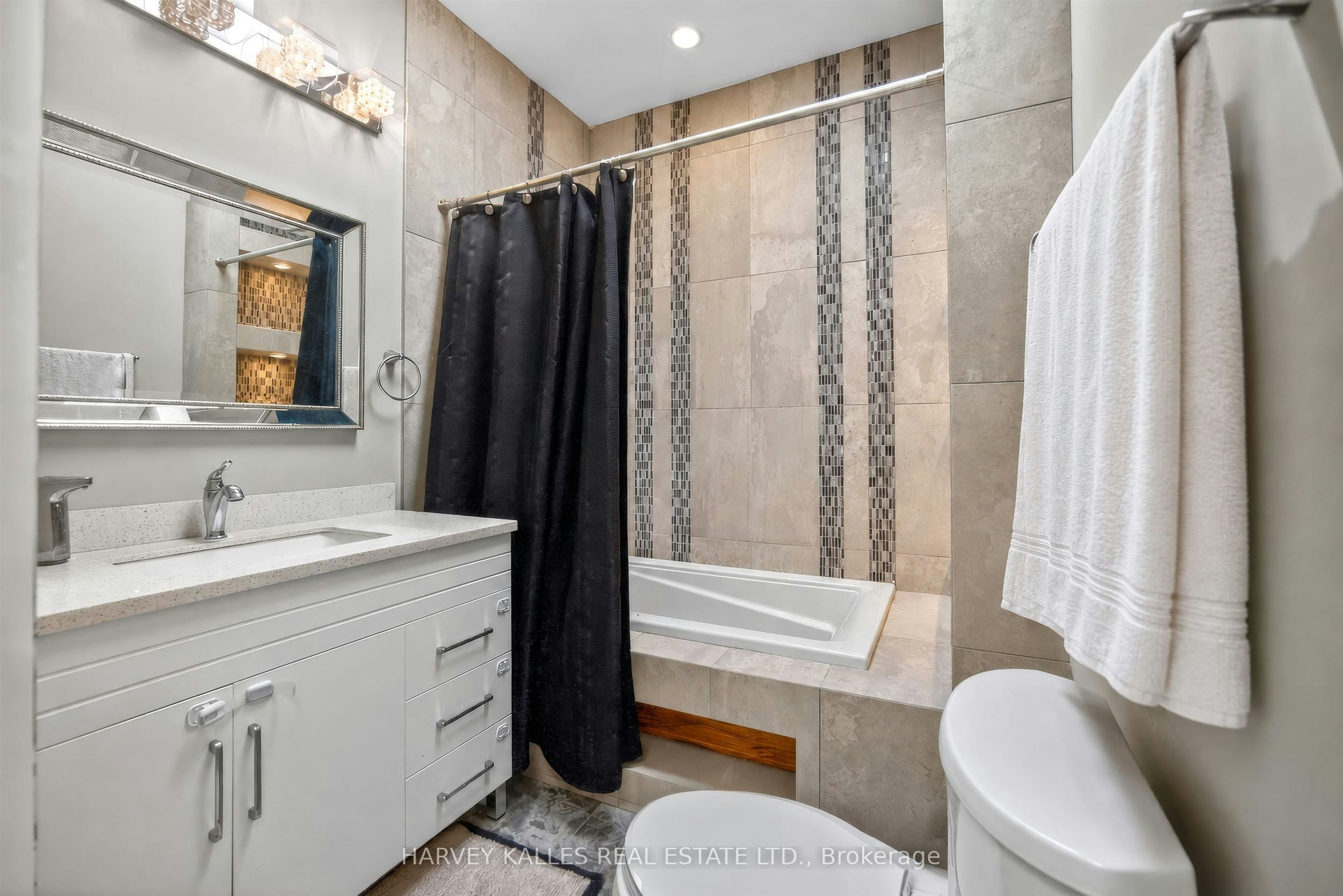 17 Lockheed Boulevard, Toronto, ON, M9P 2H5 - 28