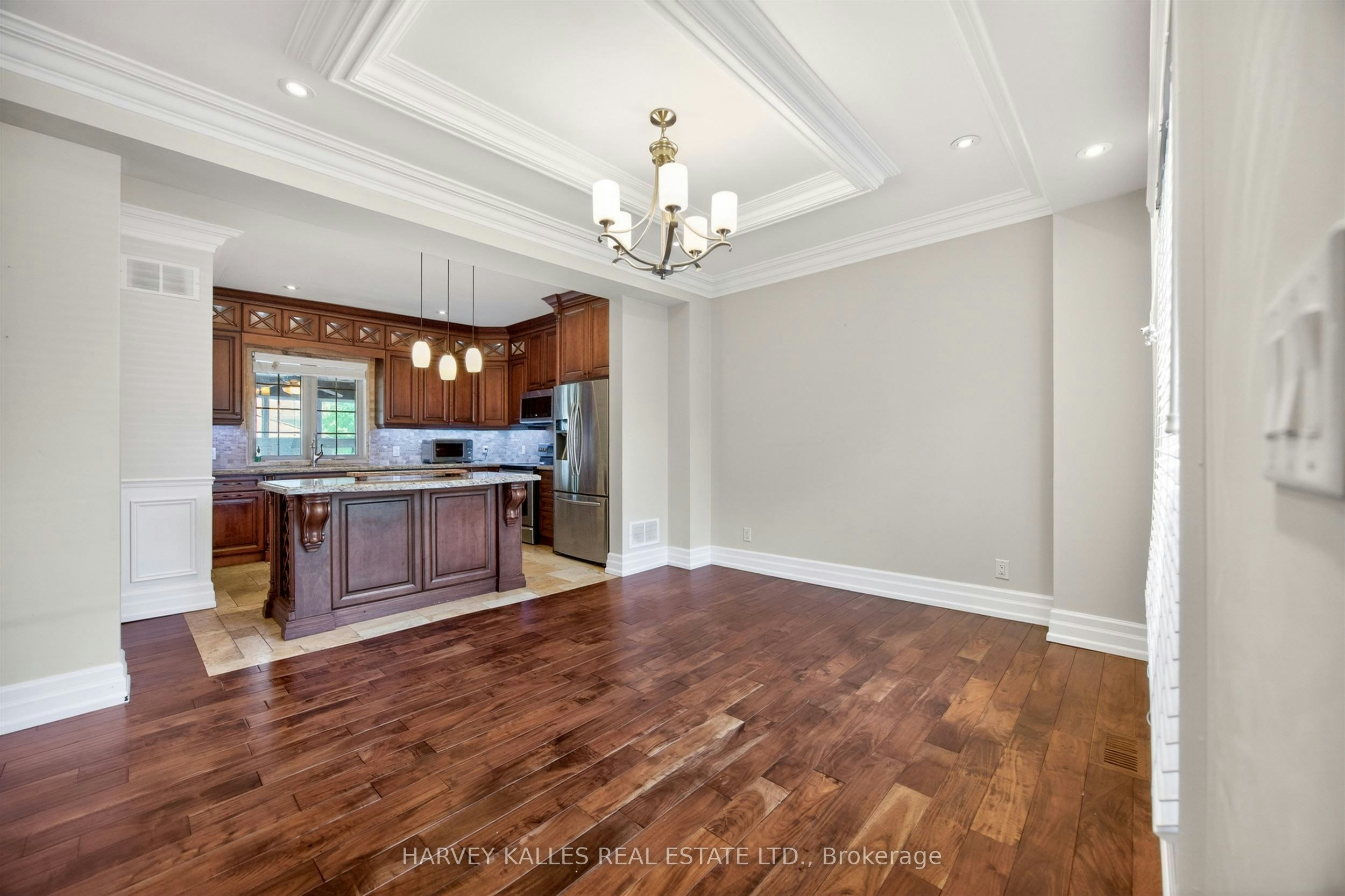 17 Lockheed Boulevard, Toronto, ON, M9P 2H5 - 8