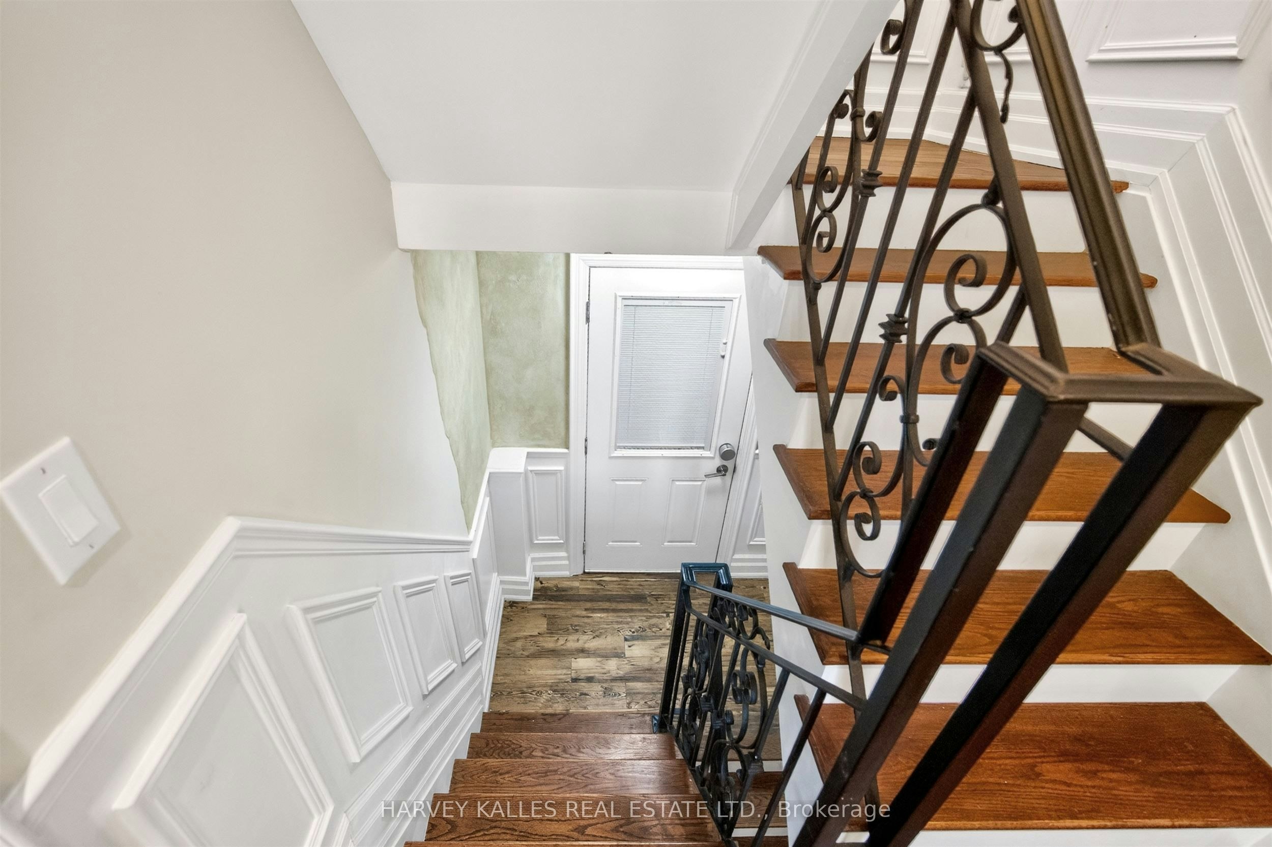 17 Lockheed Boulevard, Toronto, ON, M9P 2H5 - 29