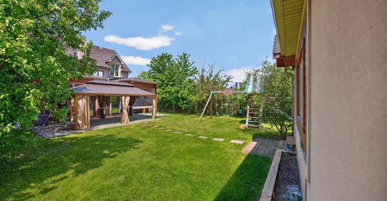 17 Lockheed Boulevard, Toronto, ON, M9P 2H5 - 40