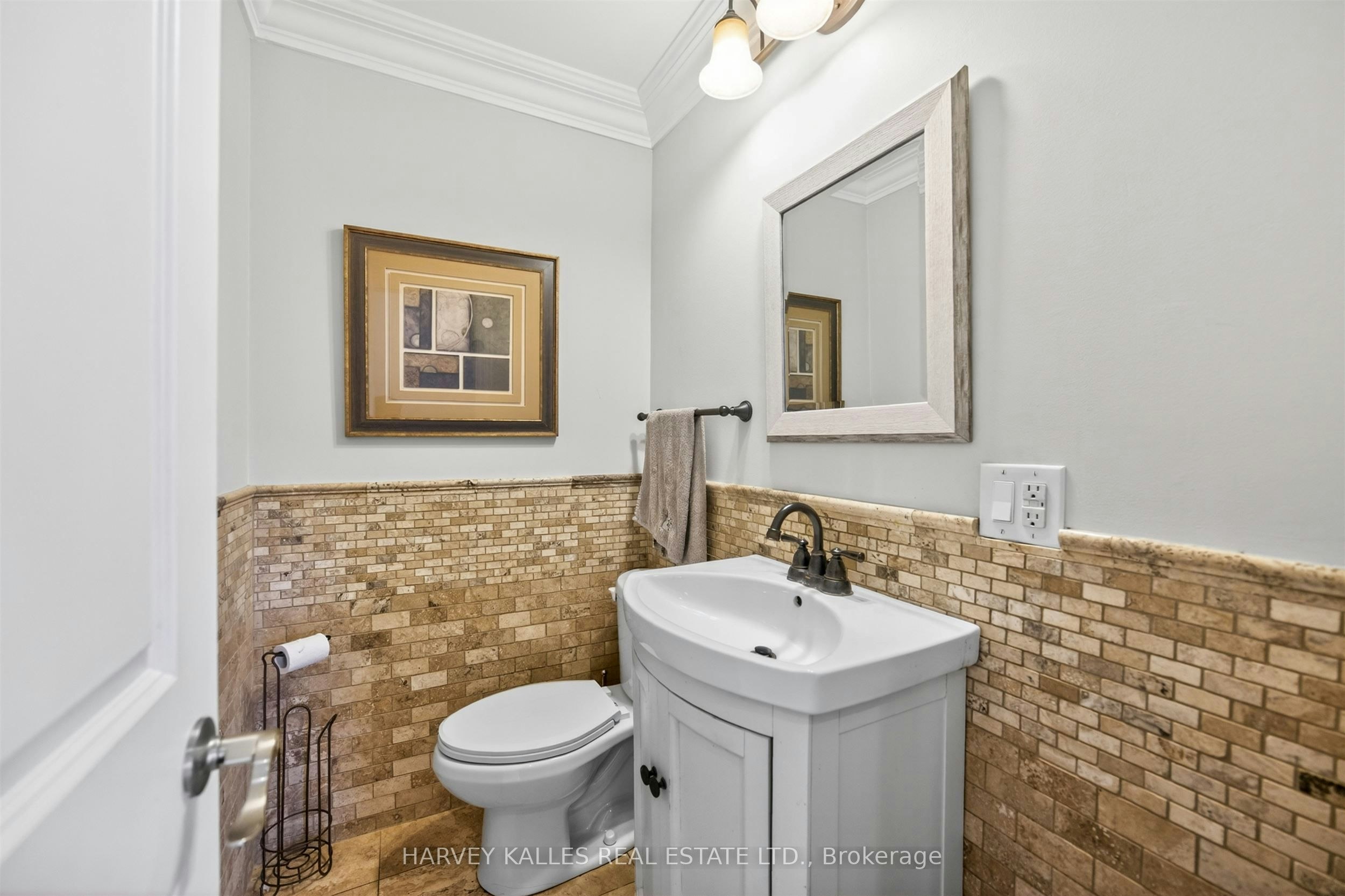 17 Lockheed Boulevard, Toronto, ON, M9P 2H5 - 15