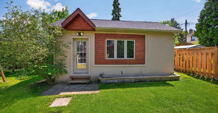 17 Lockheed Boulevard, Toronto, ON, M9P 2H5 - 42