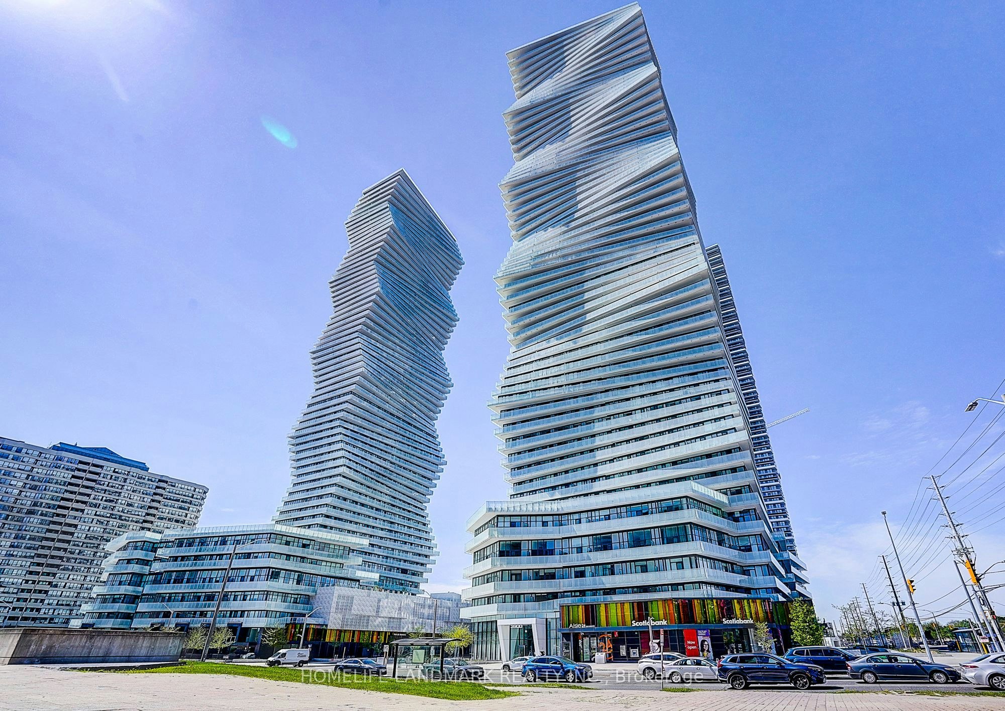 3710-3900 Confederation Parkway, Mississauga, ON, L5B 0M3