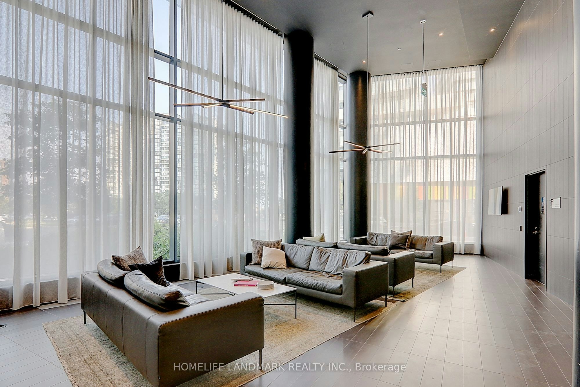 3710-3900 Confederation Parkway, Mississauga, ON, L5B 0M3 - 5