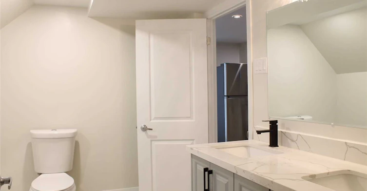 Lower-43 Blaketon Road, Toronto, ON, M9B 4W4 - 6