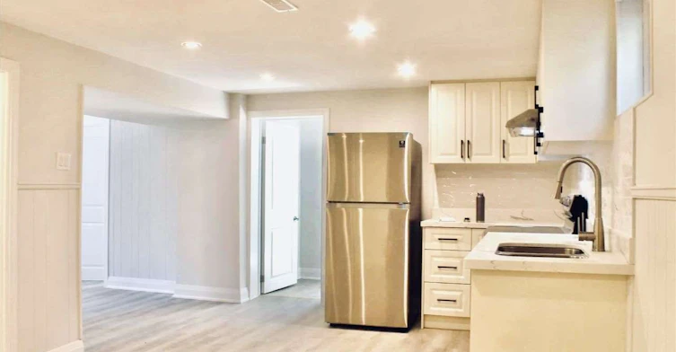 Lower-43 Blaketon Road, Toronto, ON, M9B 4W4 - 2