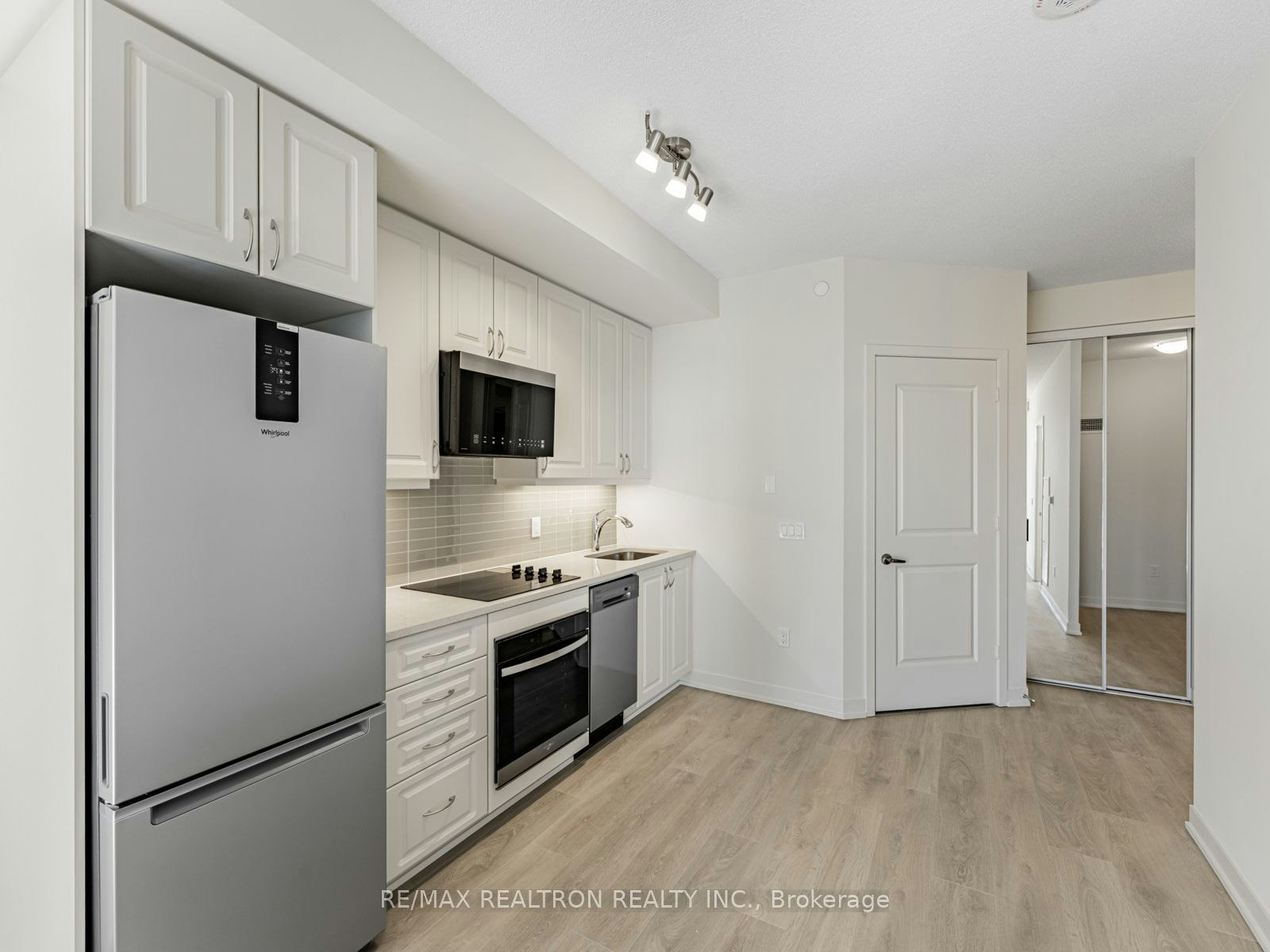 4106-38 Annie Craig Drive, Toronto, ON, M8V 0G9 - 5