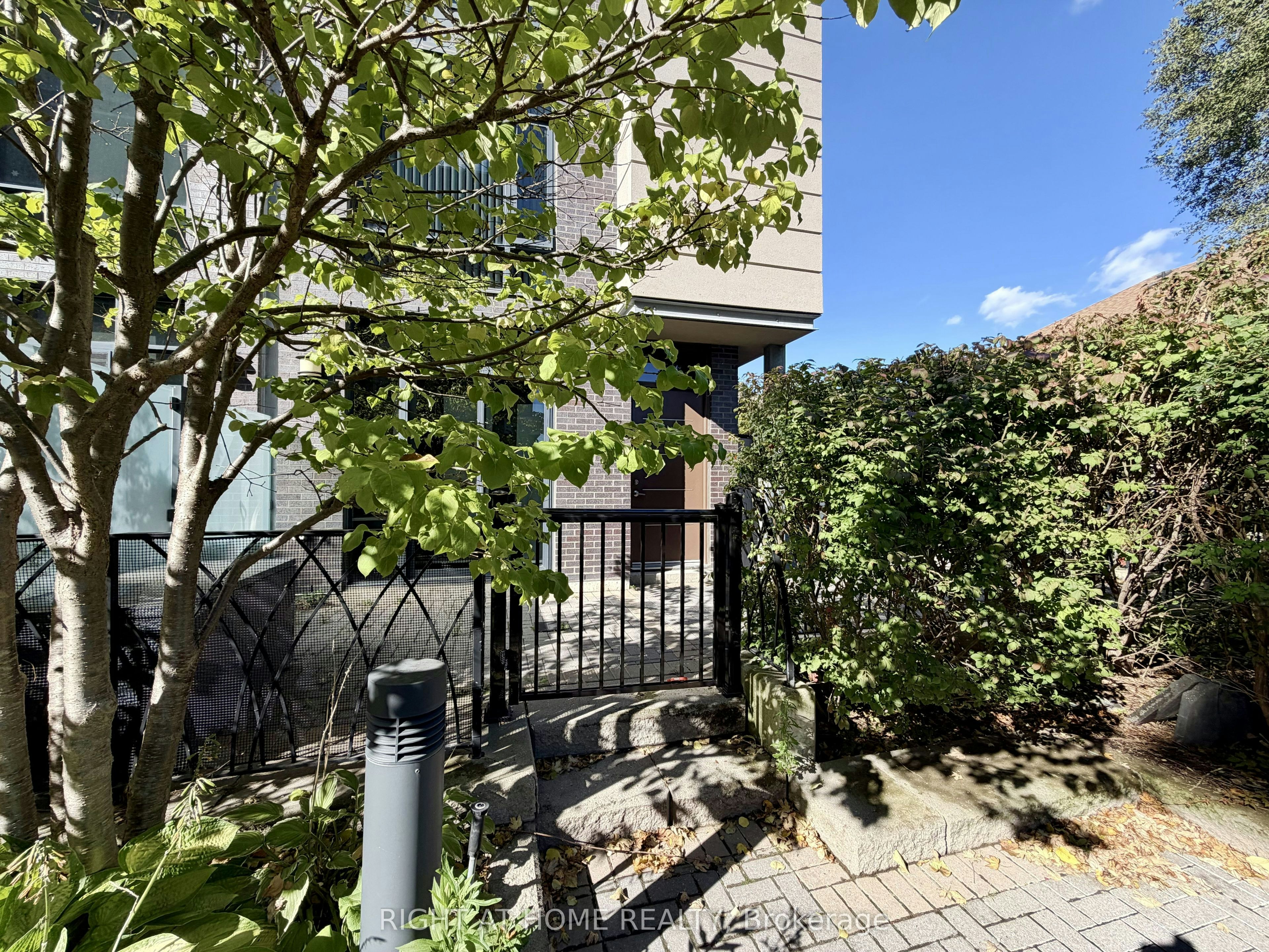 1-15 Valhalla Inn Road, Toronto, ON, M9B 1S9 - 20