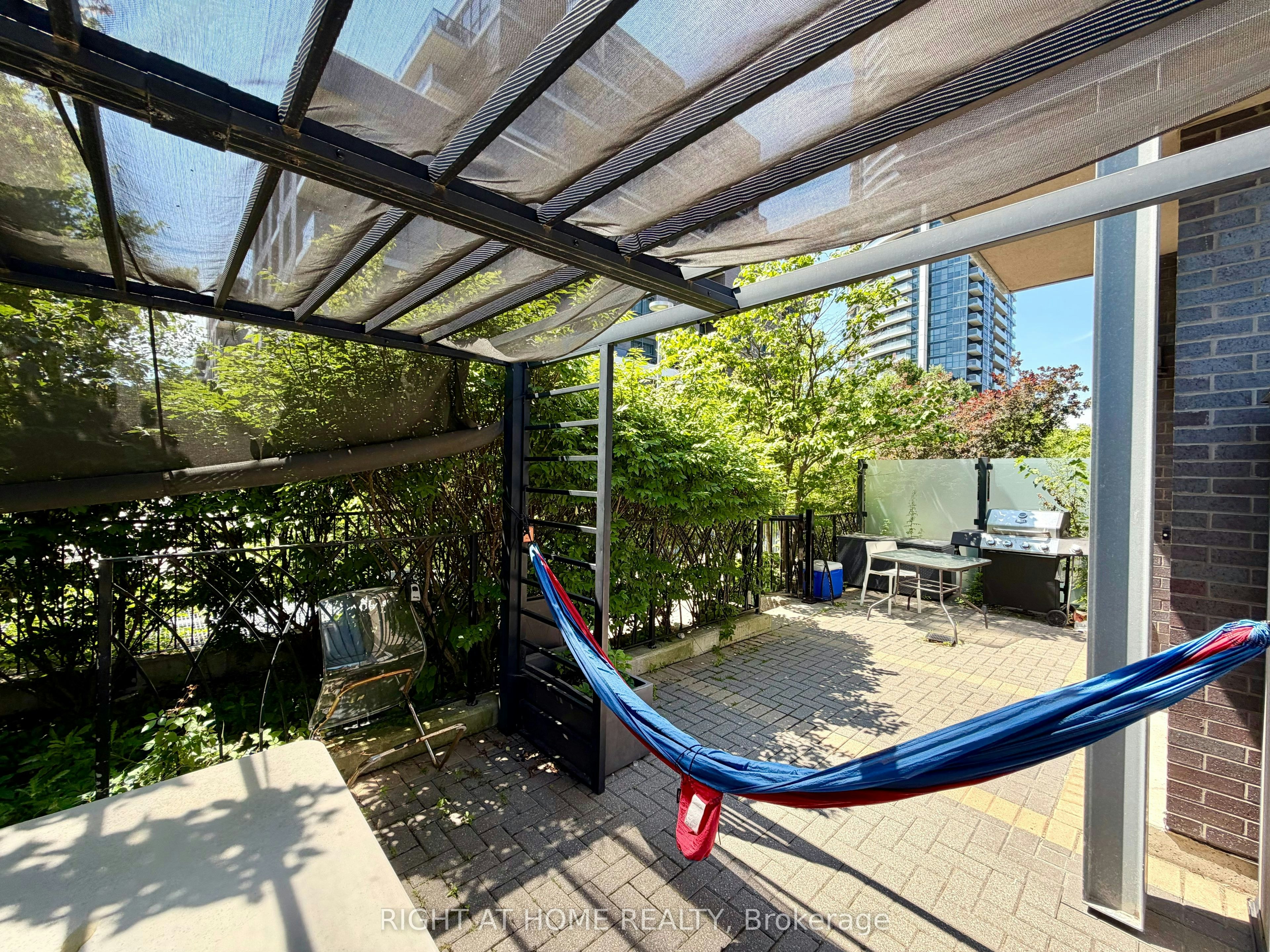 15-1 Valhalla Inn Road, Toronto, ON, M9B 1S9 - 2