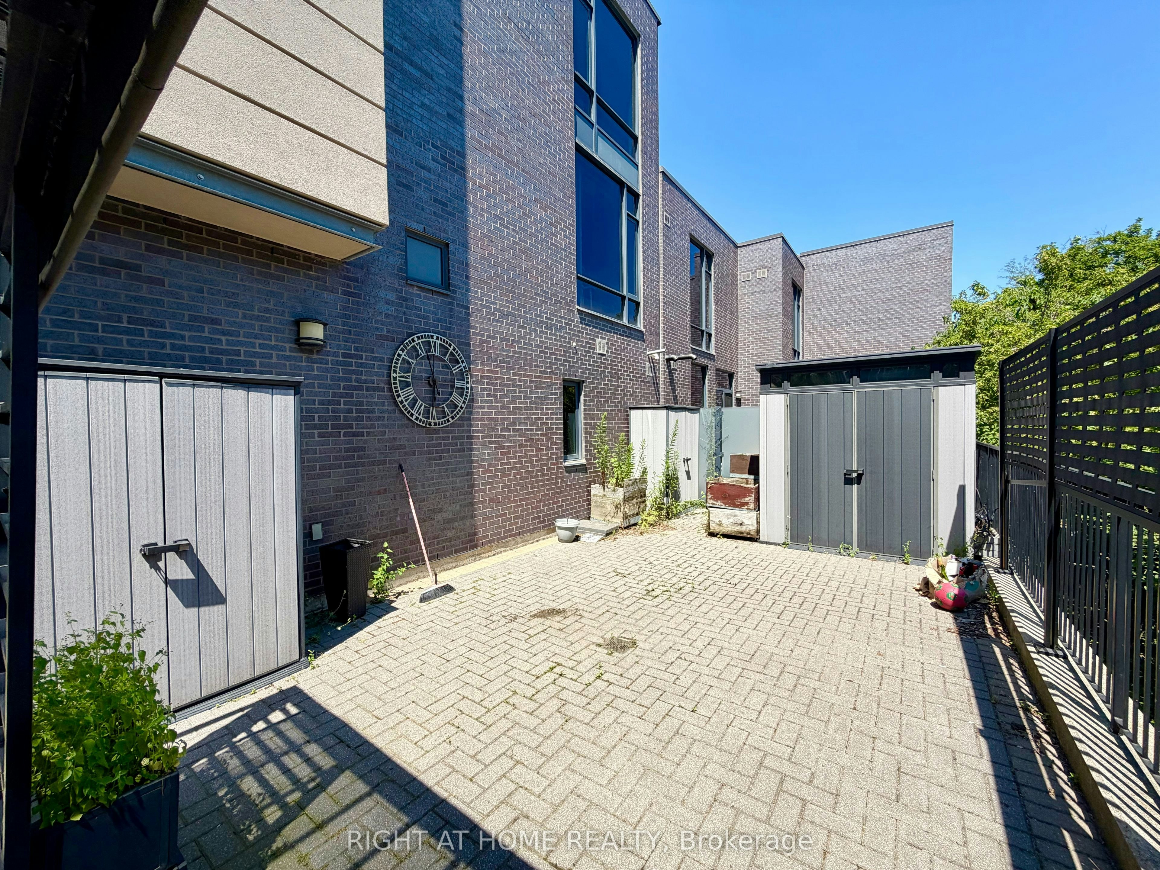 15-1 Valhalla Inn Road, Toronto, ON, M9B 1S9 - 7