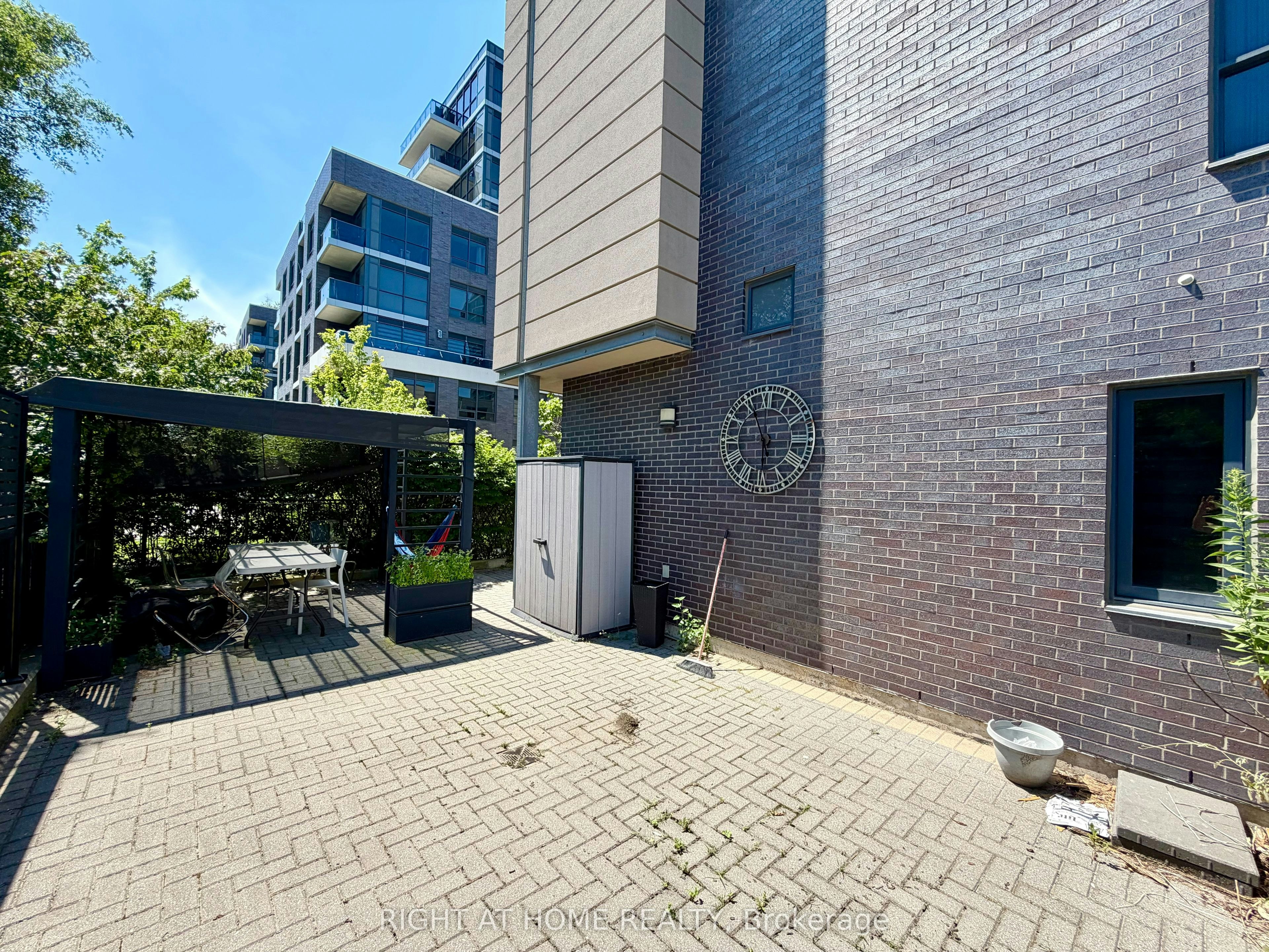 15-1 Valhalla Inn Road, Toronto, ON, M9B 1S9 - 6