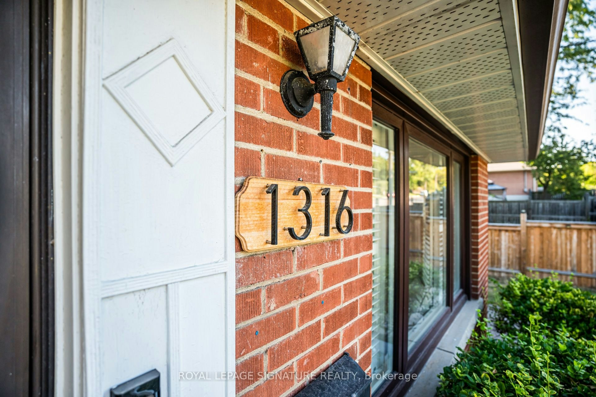 1316 Kipling Avenue, Toronto, ON, M9B 3N8 - 2