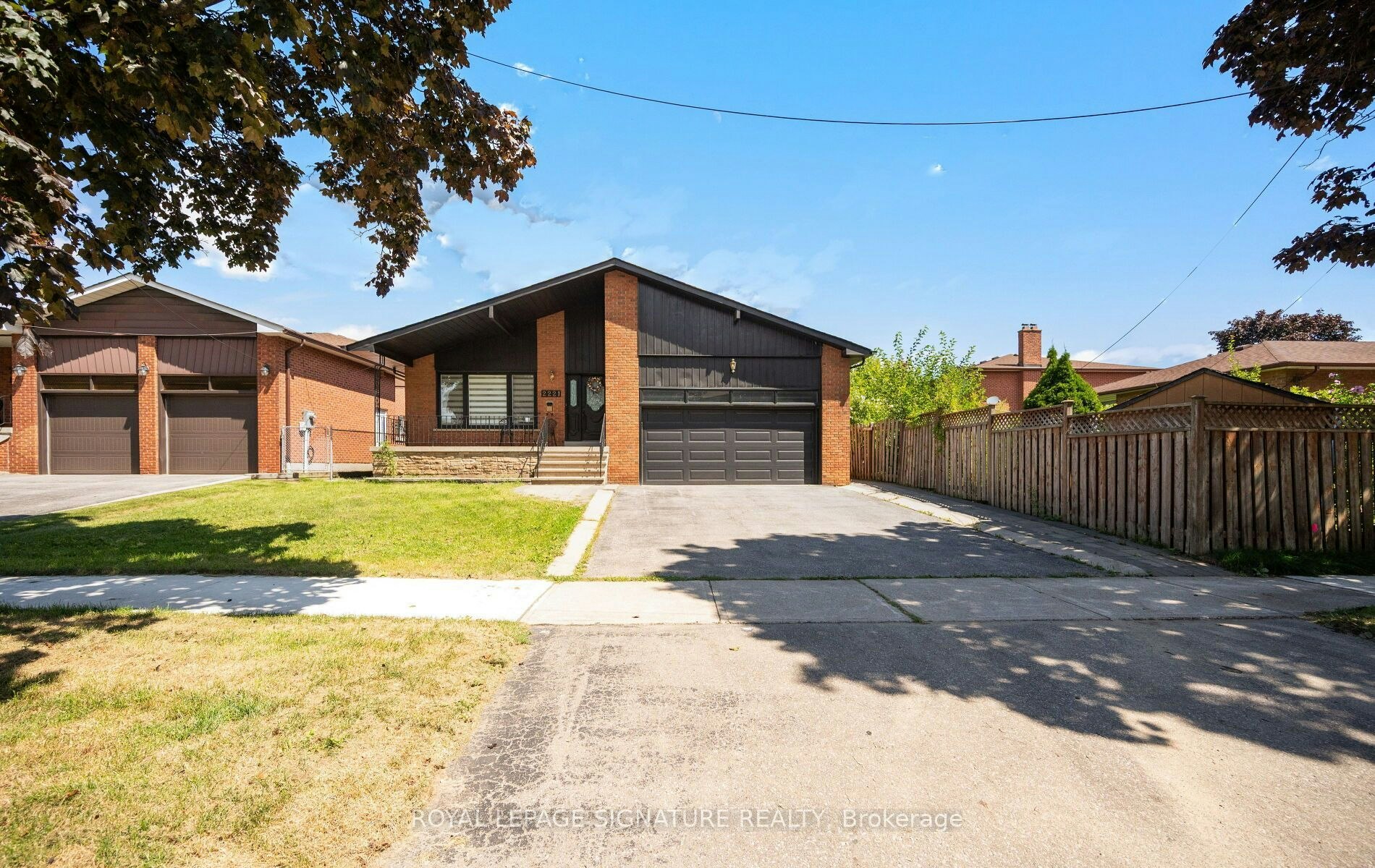 2221 Florian Road, Mississauga, ON, L5A 3Y9