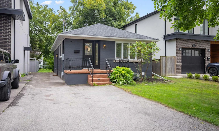 65 Woodbury Road
