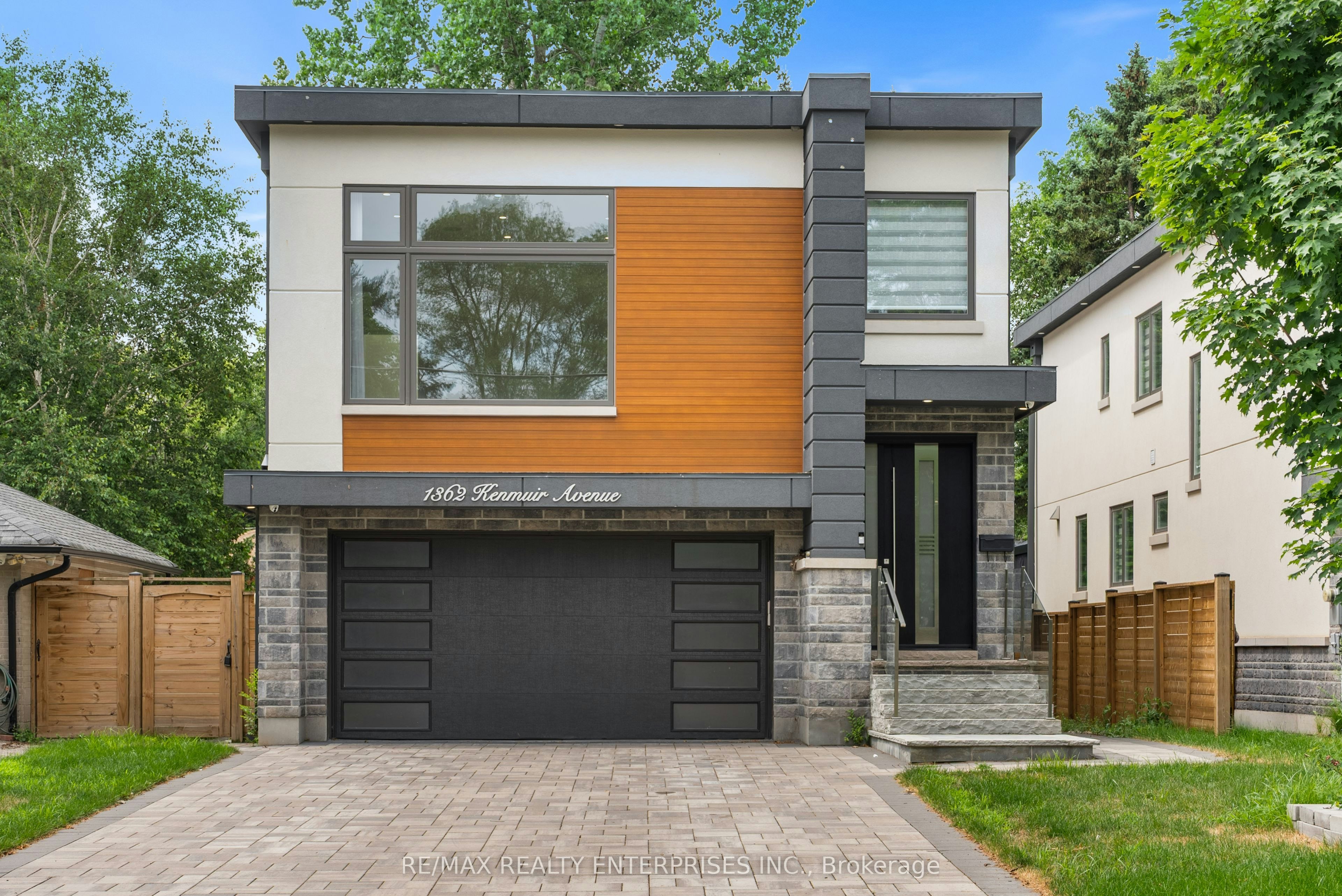 1362 Kenmuir Avenue, Mississauga, ON, L5G 4B4