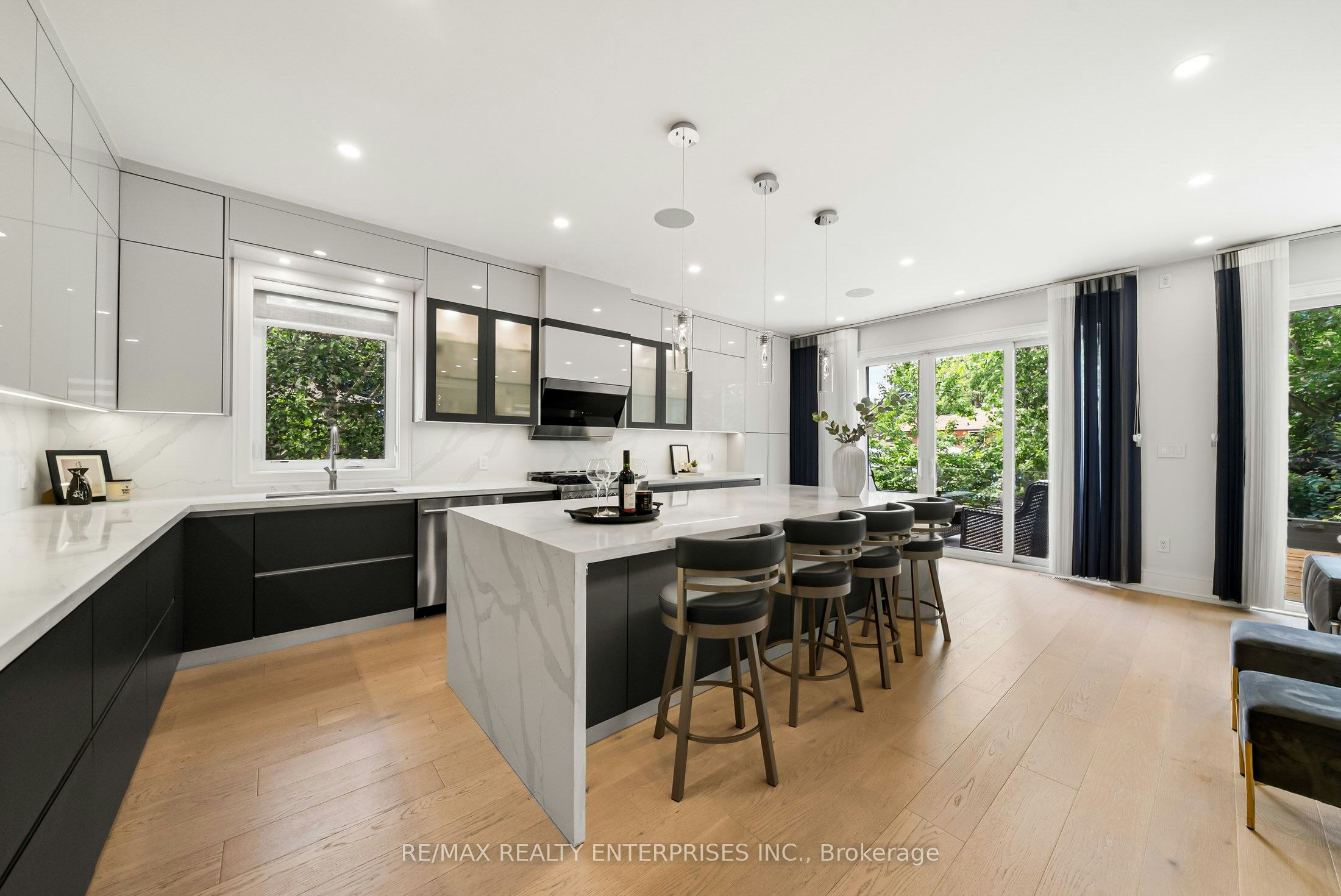 1362 Kenmuir Avenue, Mississauga, ON, L5G 4B4 - 6