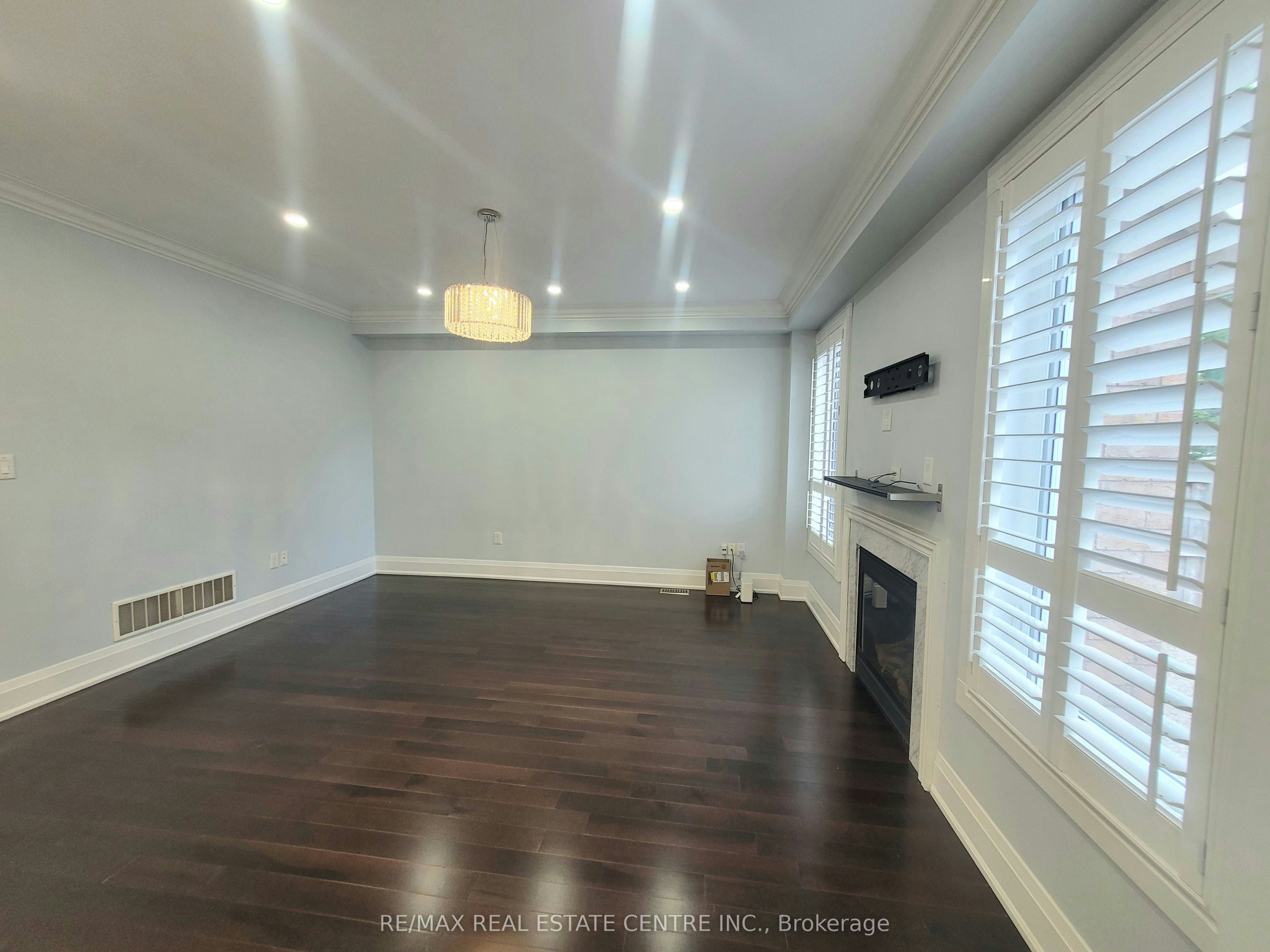 3081 Mission Hill Drive, Mississauga, ON, L5M 0B8 - 9