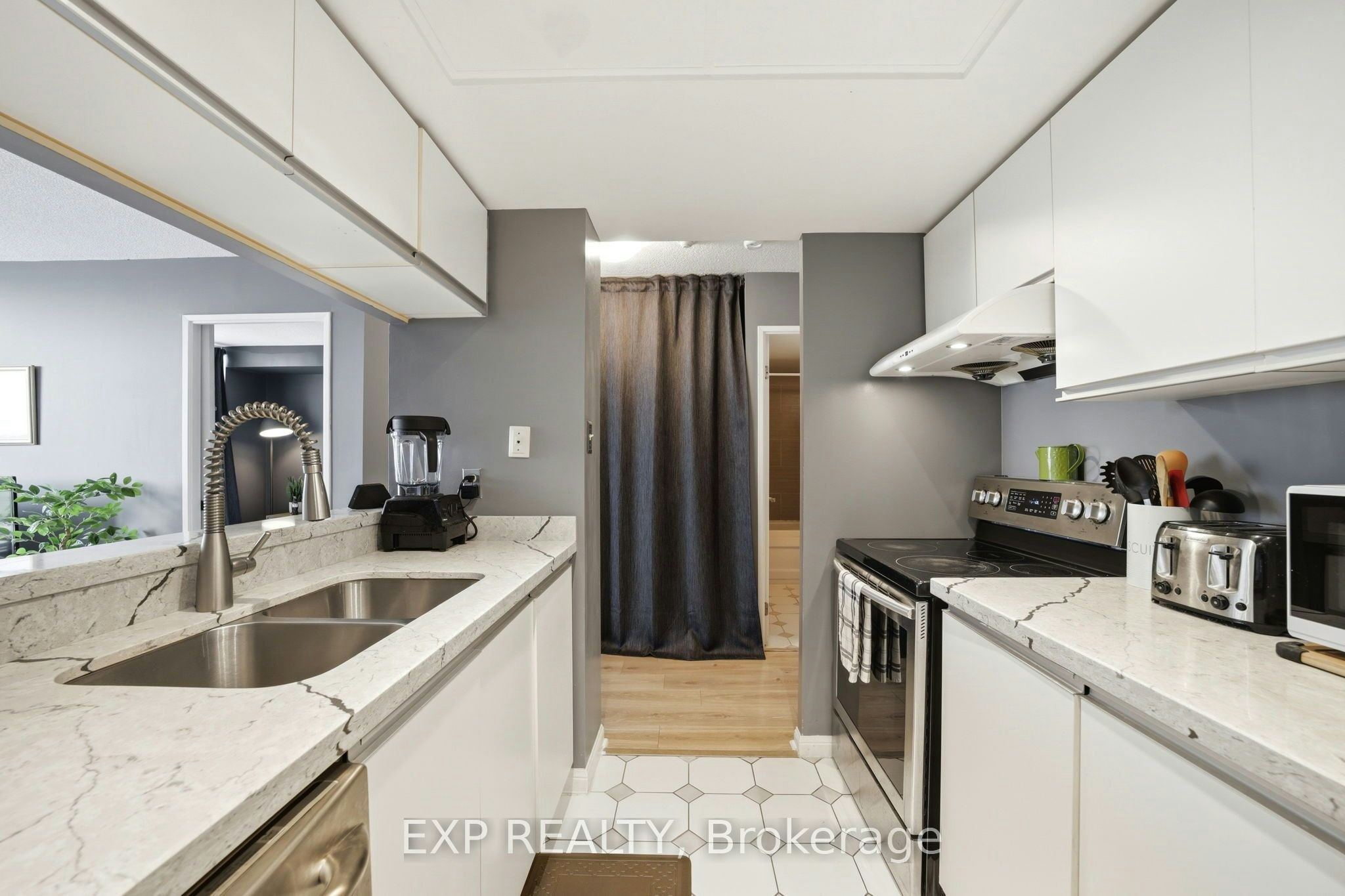 1001-101 Subway Crescent, Toronto, ON, M9B 6K4 - 13