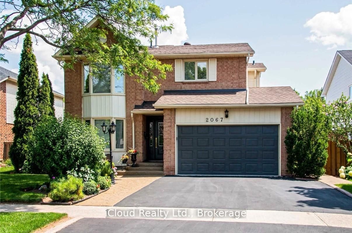2067 Hunters Wood Drive, Burlington, ON, L7M 2T1