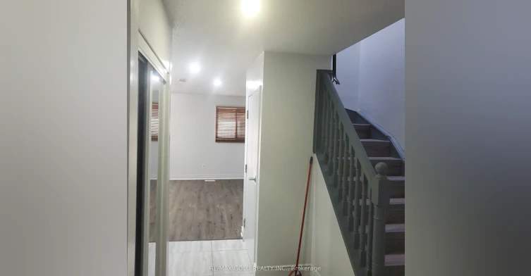 7 Auld Croft Road, Toronto, ON, M9W 6E3 - 2