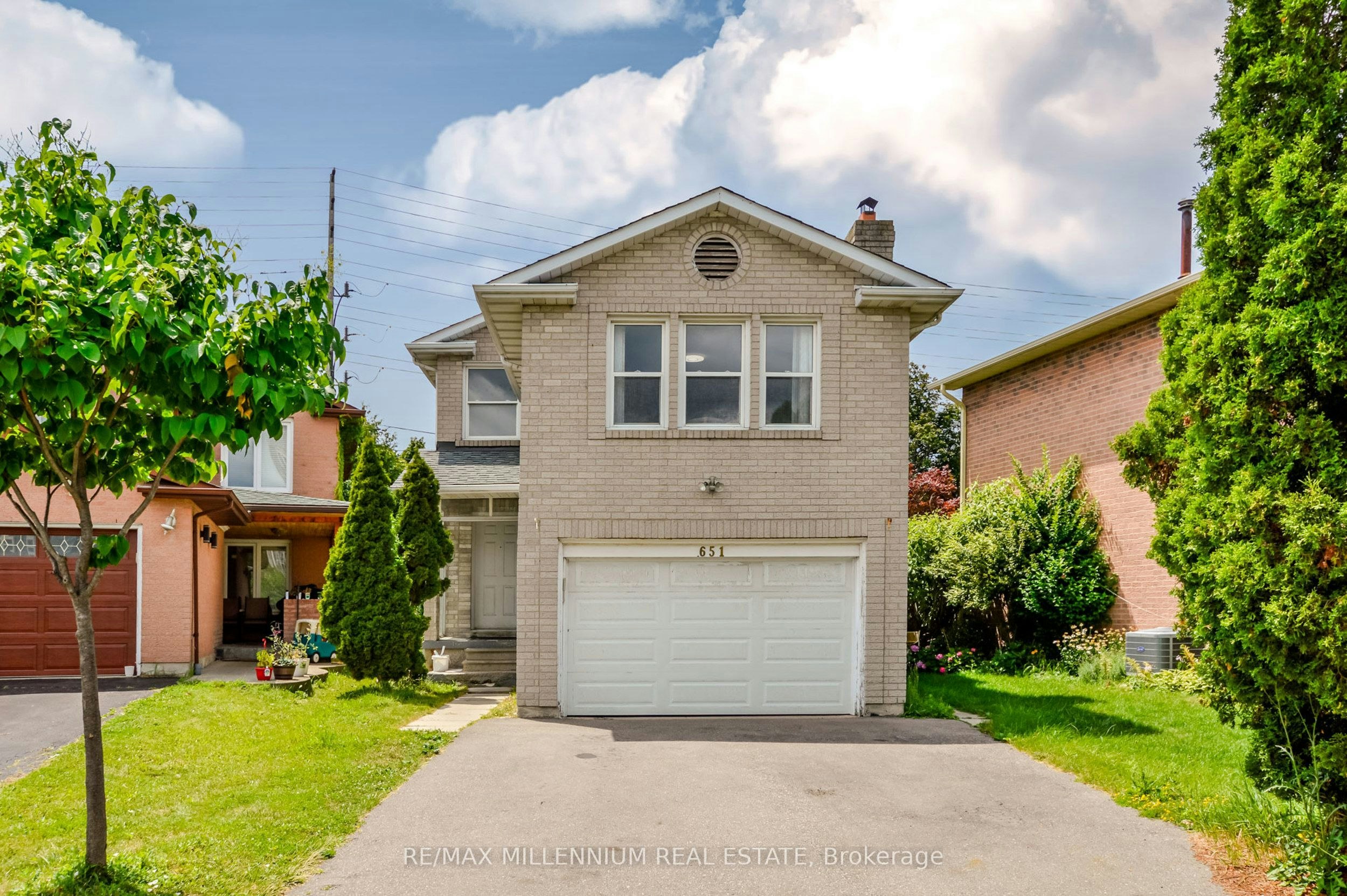 651 Shetani Place, Mississauga, ON, L5B 2Z7