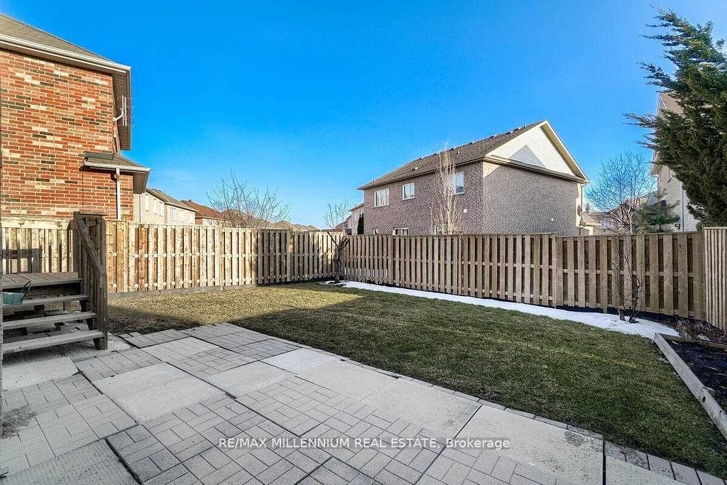 23 Calderstone Drive S, Brampton, ON, L6P 2A4 - 11