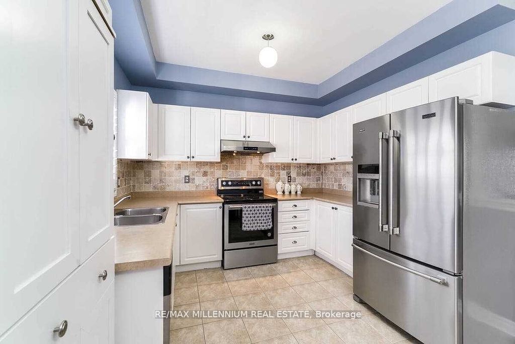 23 Calderstone Drive S, Brampton, ON, L6P 2A4 - 2