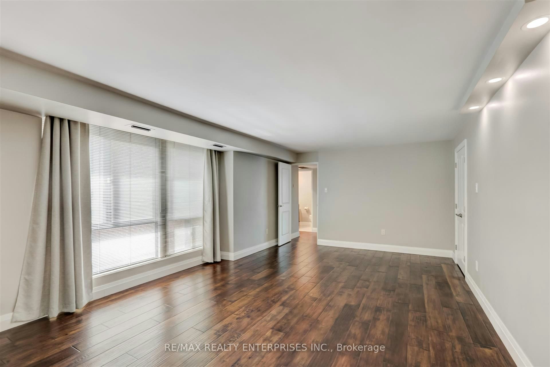 405-1400 Dixie Road, Mississauga, ON, L5E 3E1 - 29